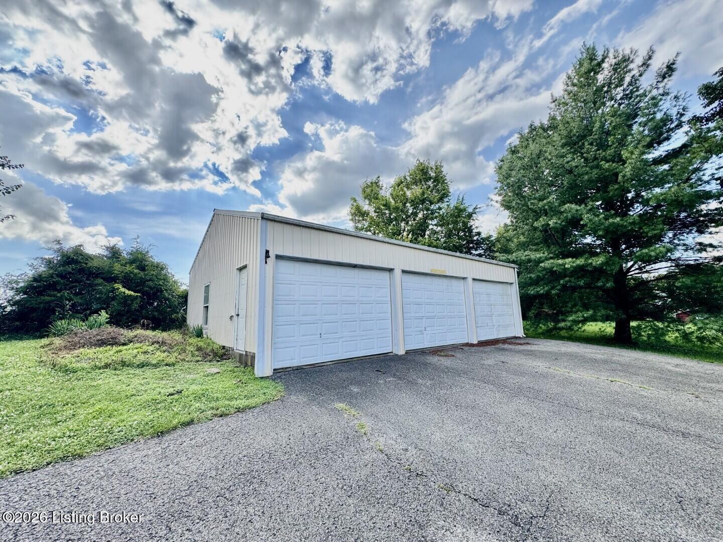 3179 Hwy 555 Property Photo 29