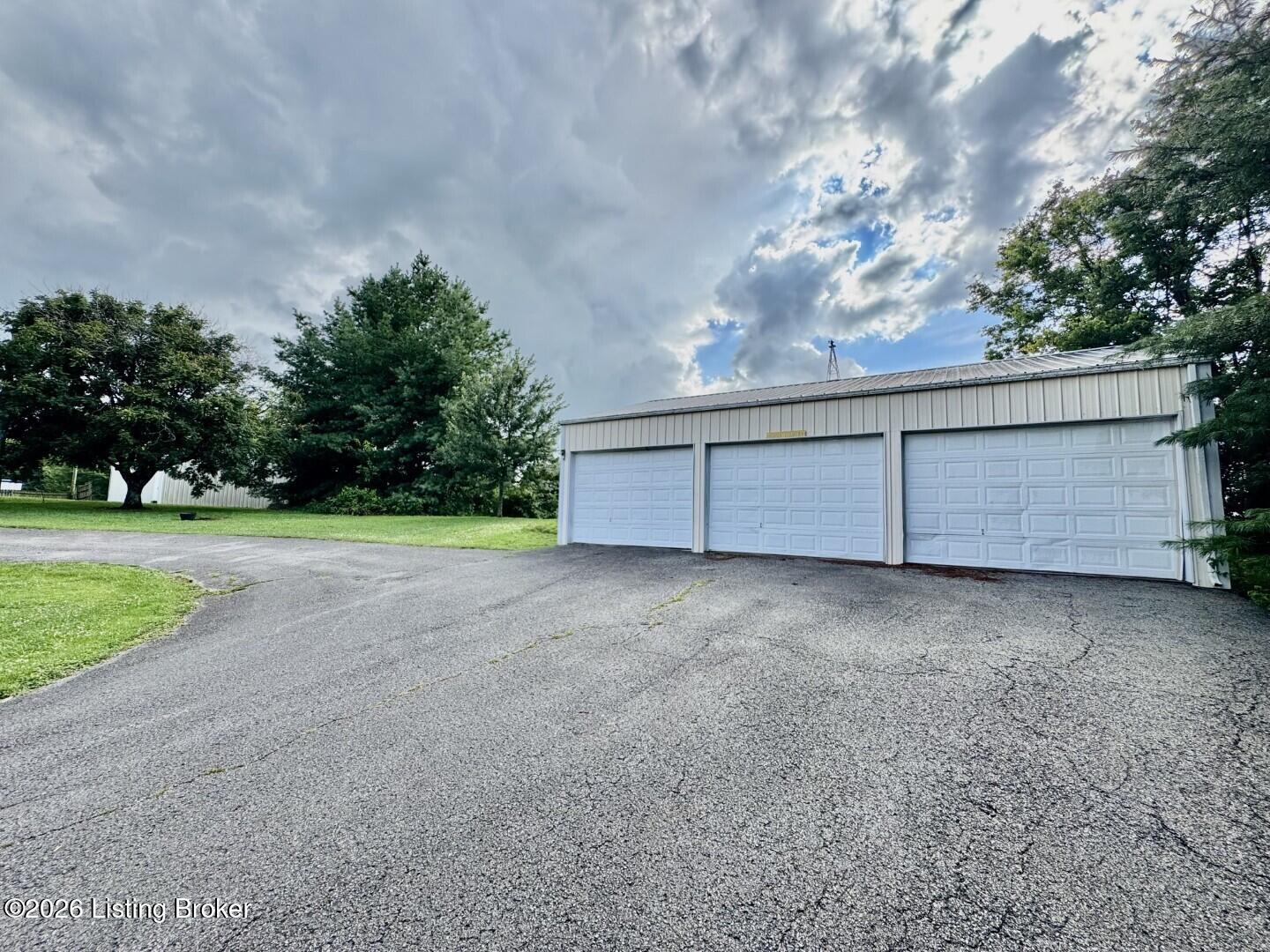 3179 Hwy 555 Property Photo 31