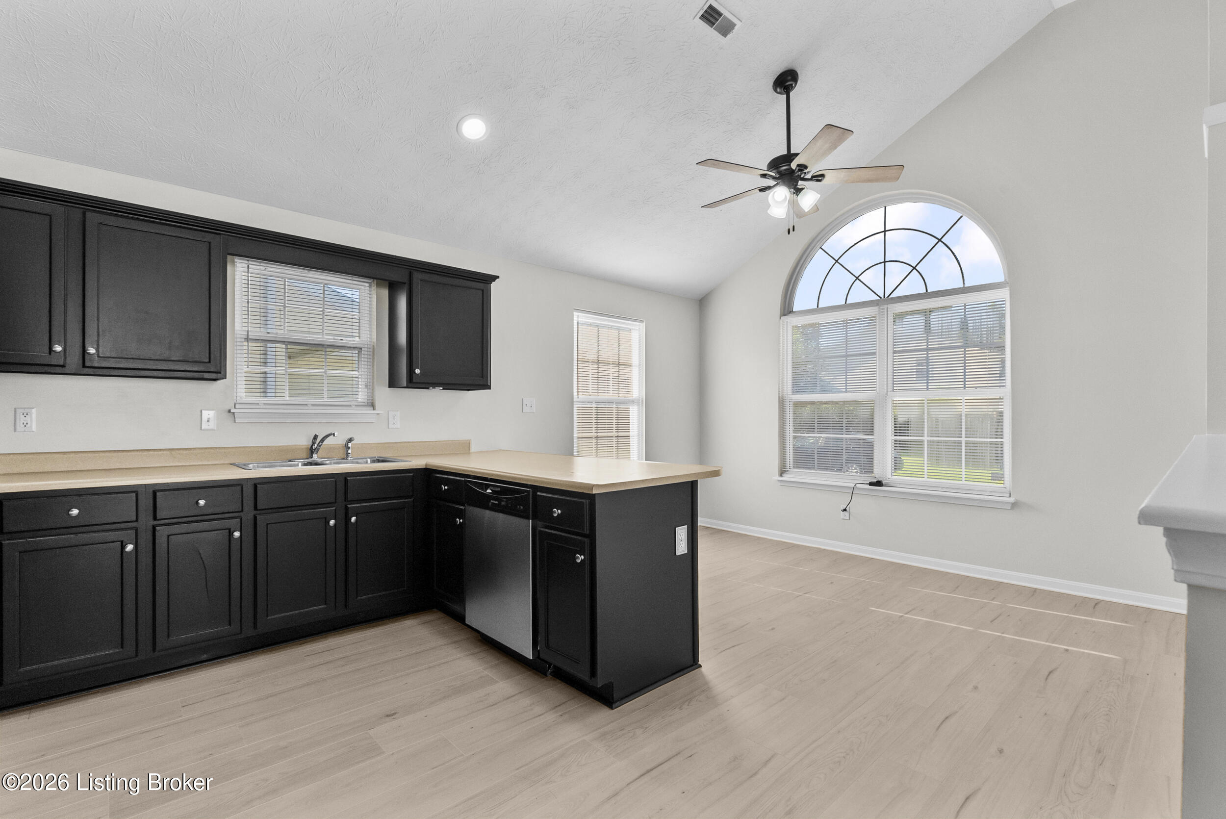 6524 Cottagemeadow Dr Property Photo 9