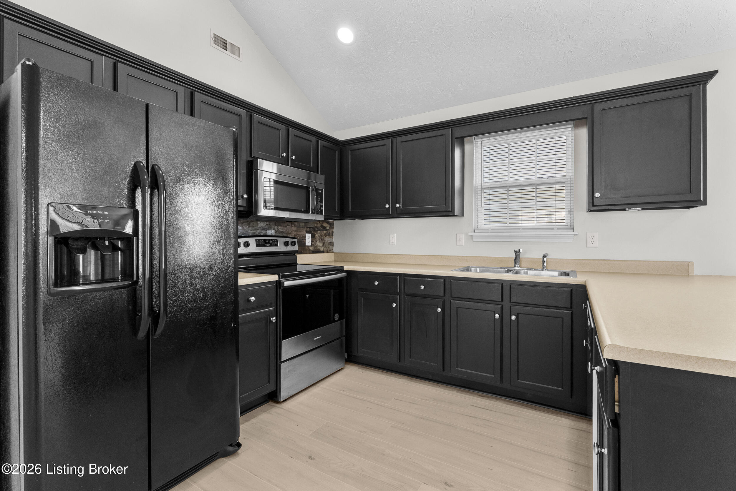 6524 Cottagemeadow Dr Property Photo 11