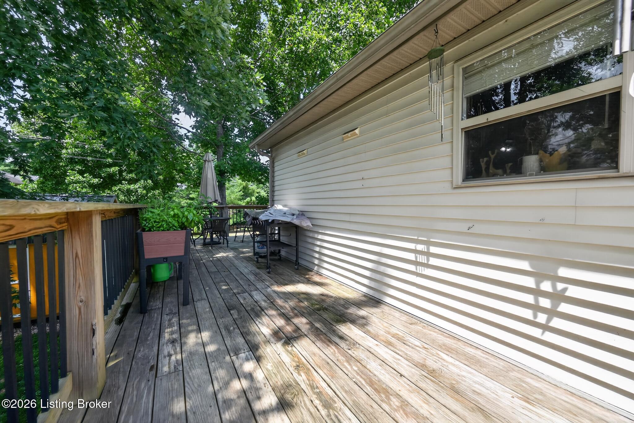 501 Scenic View Cir Property Photo 2