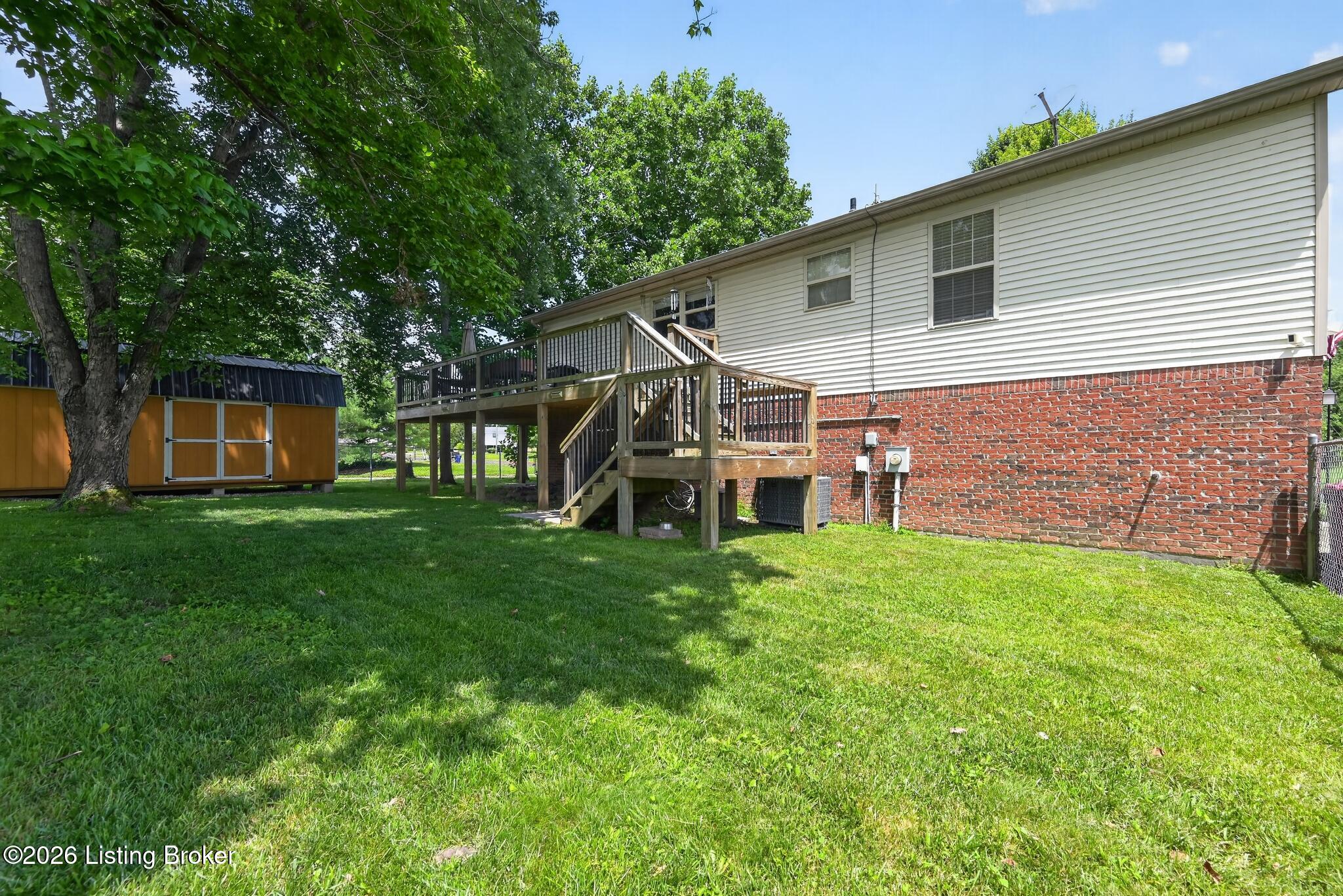 501 Scenic View Cir Property Photo 3