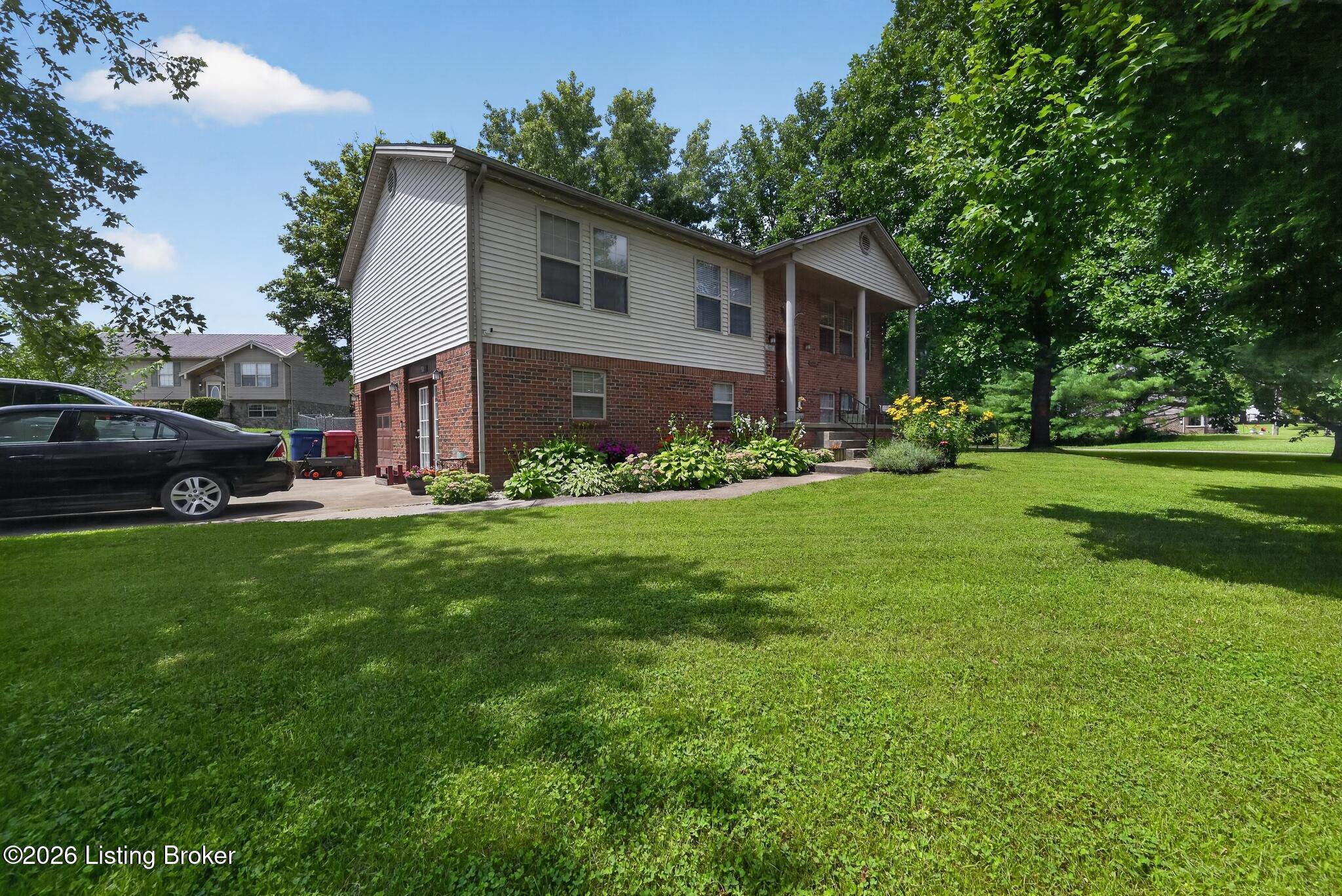 501 Scenic View Cir Property Photo 5