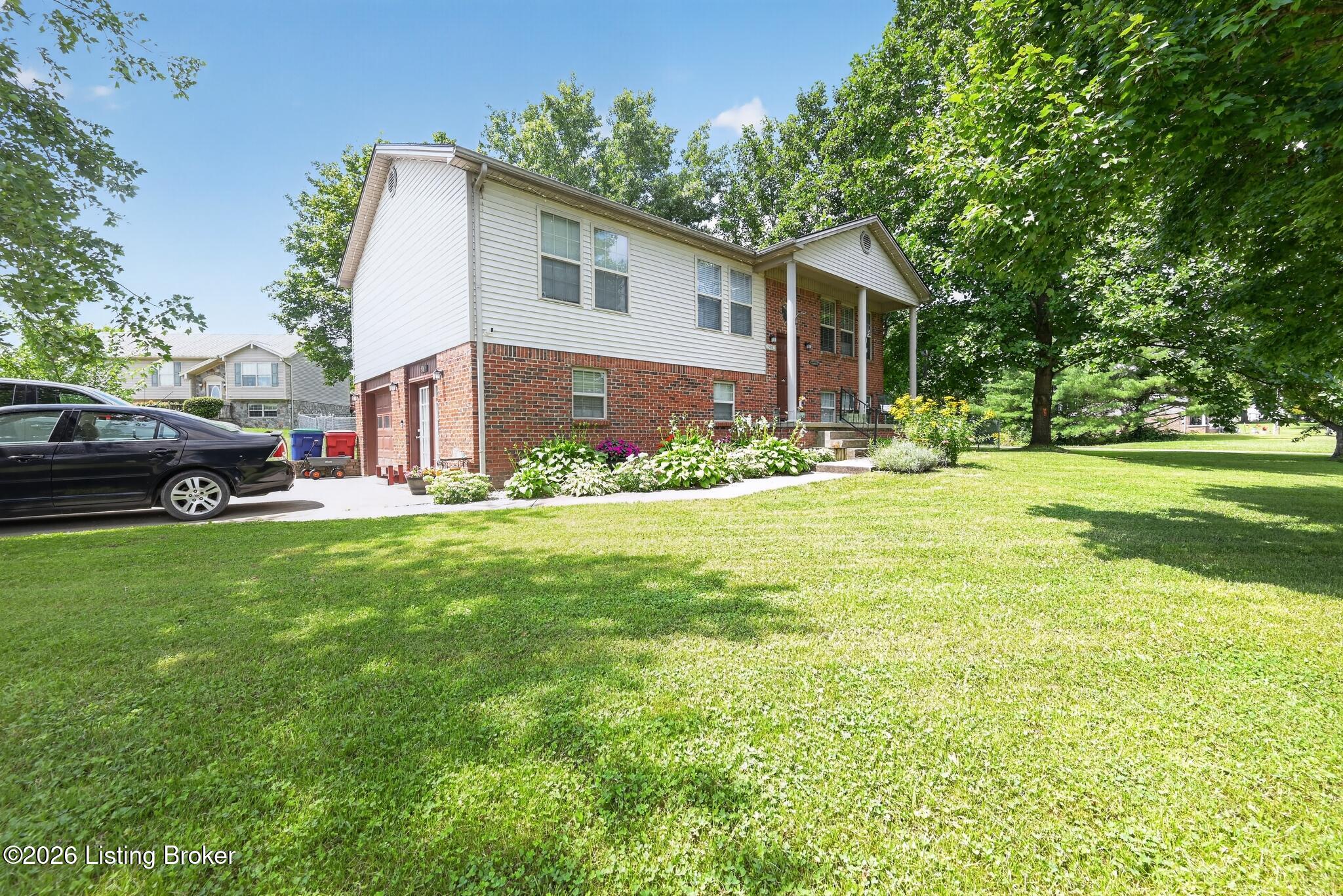 501 Scenic View Cir Property Photo 8
