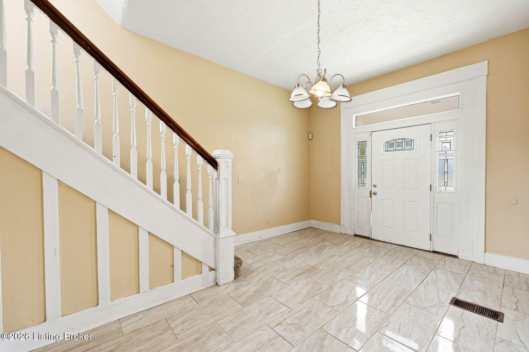 3712 W Broadway Property Photo 4