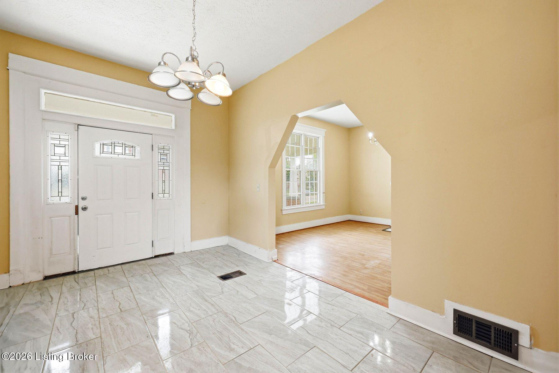 3712 W Broadway Property Photo 5