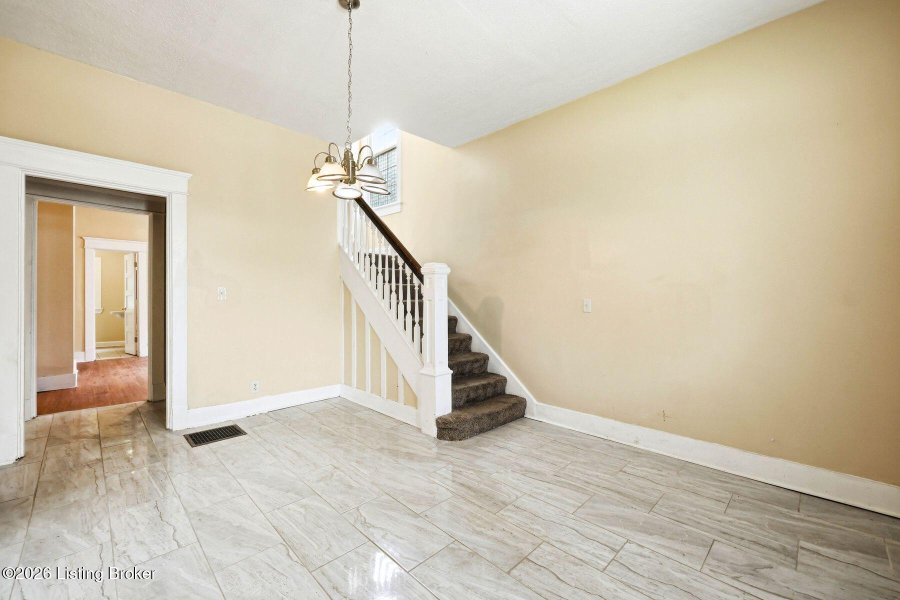 3712 W Broadway Property Photo 6