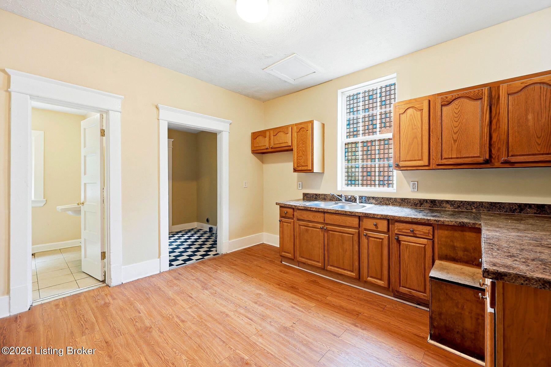 3712 W Broadway Property Photo 14