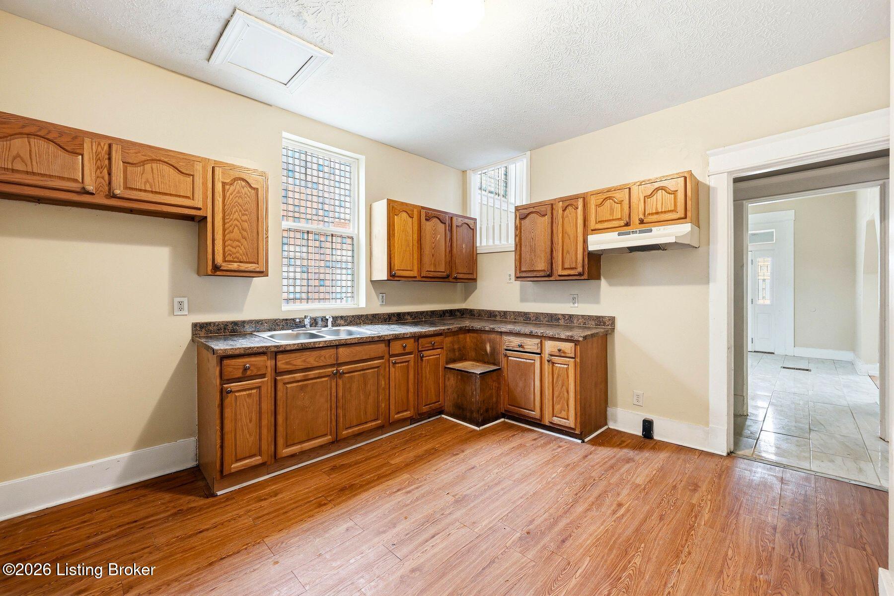 3712 W Broadway Property Photo 15