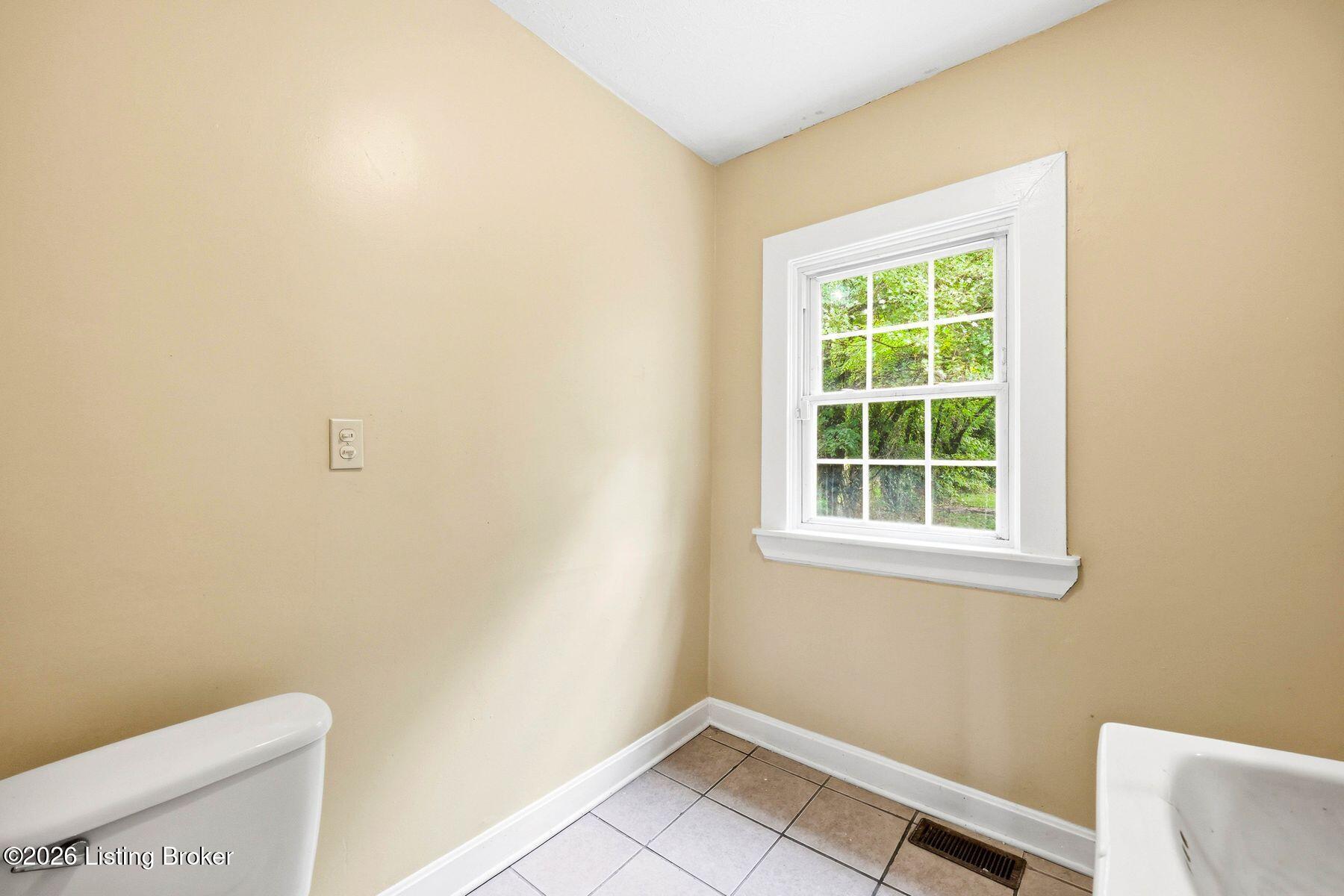 3712 W Broadway Property Photo 19