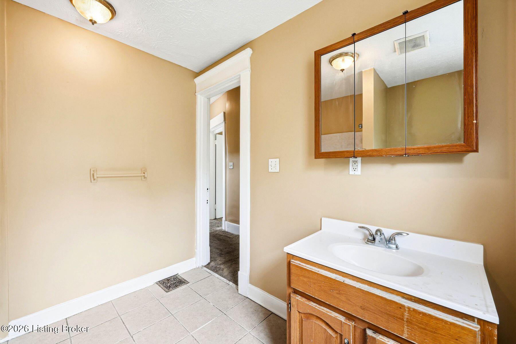 3712 W Broadway Property Photo 29