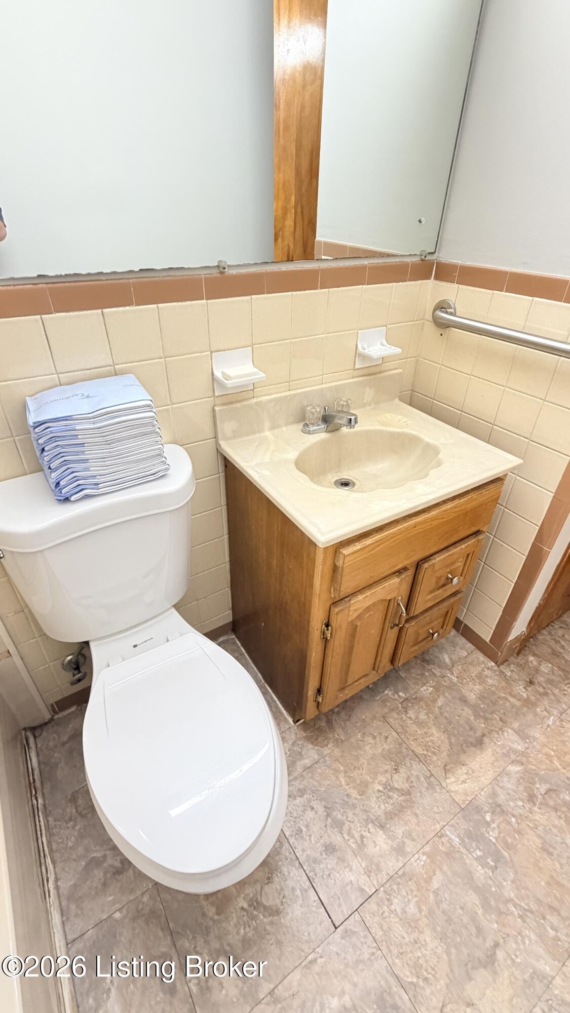 2522 Adrienne Way Property Photo 8