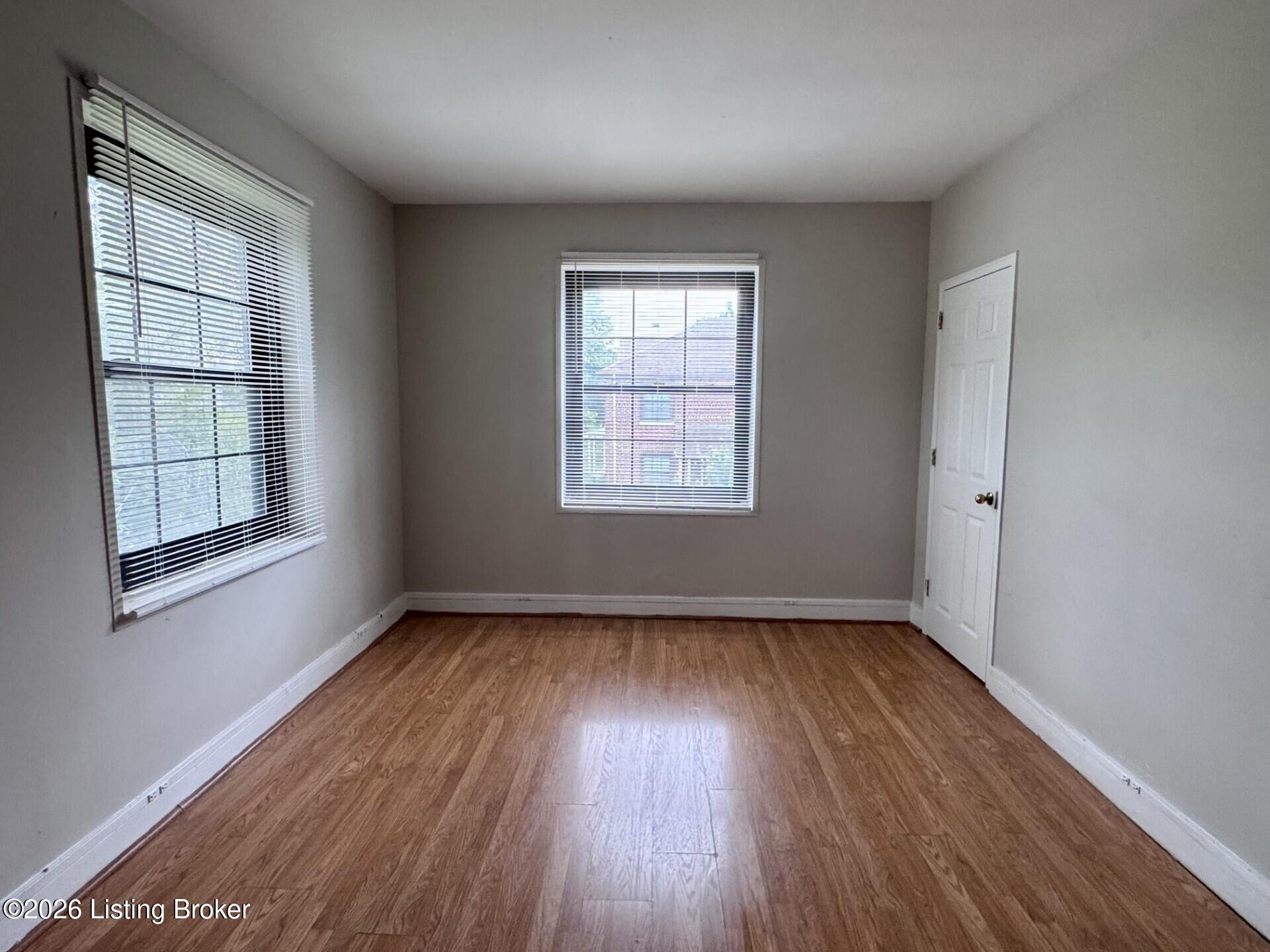 12 1/2 College Ct Property Photo 2