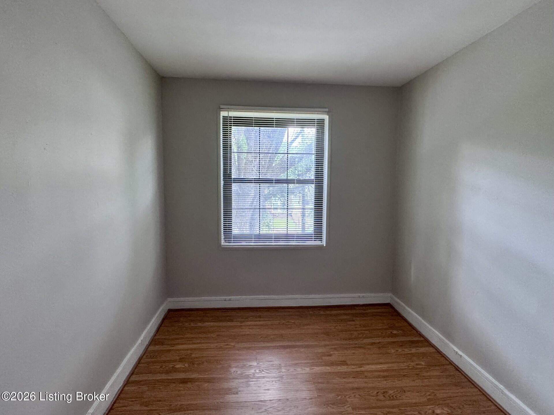 12 1/2 College Ct Property Photo 5