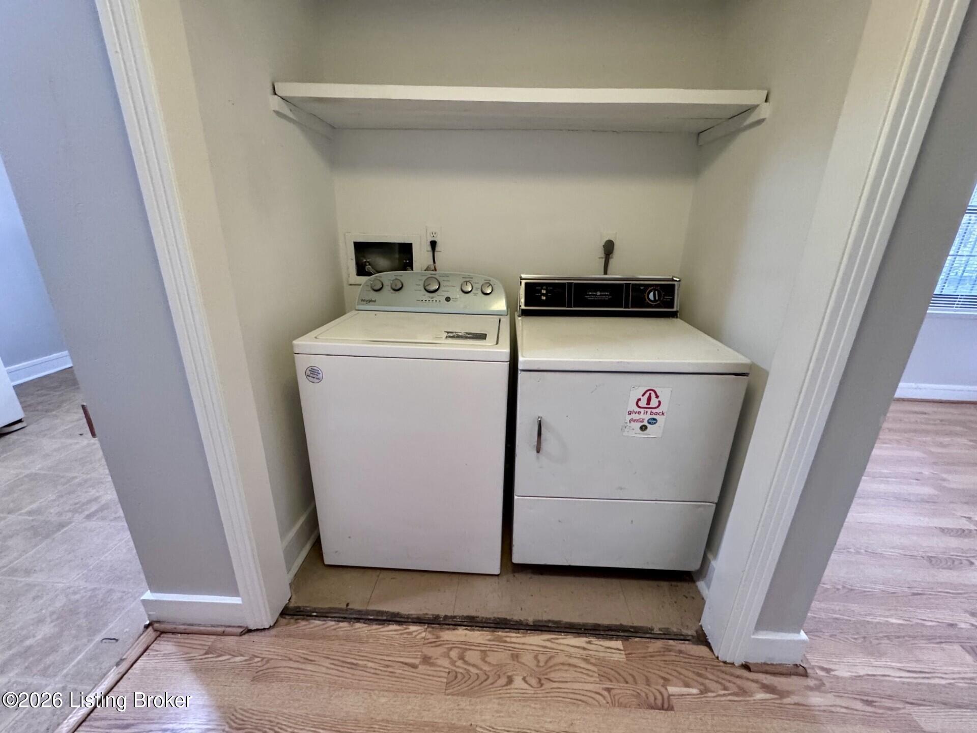 12 1/2 College Ct Property Photo 8