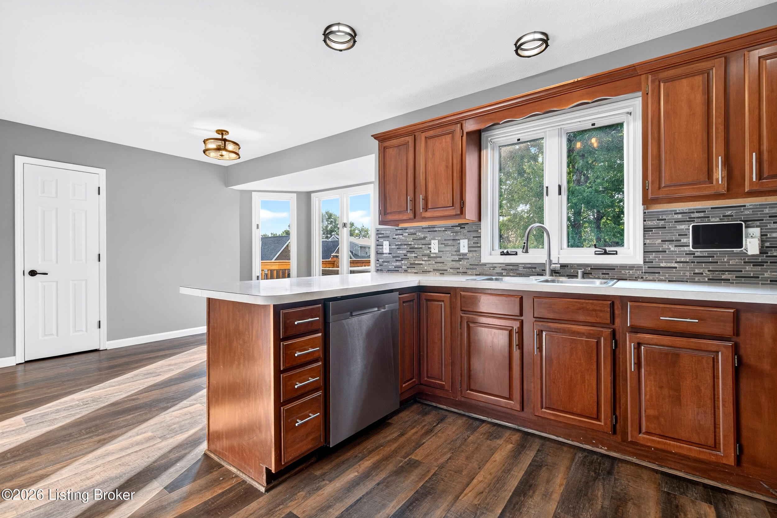 7603 Parkridge Trace Property Photo 14