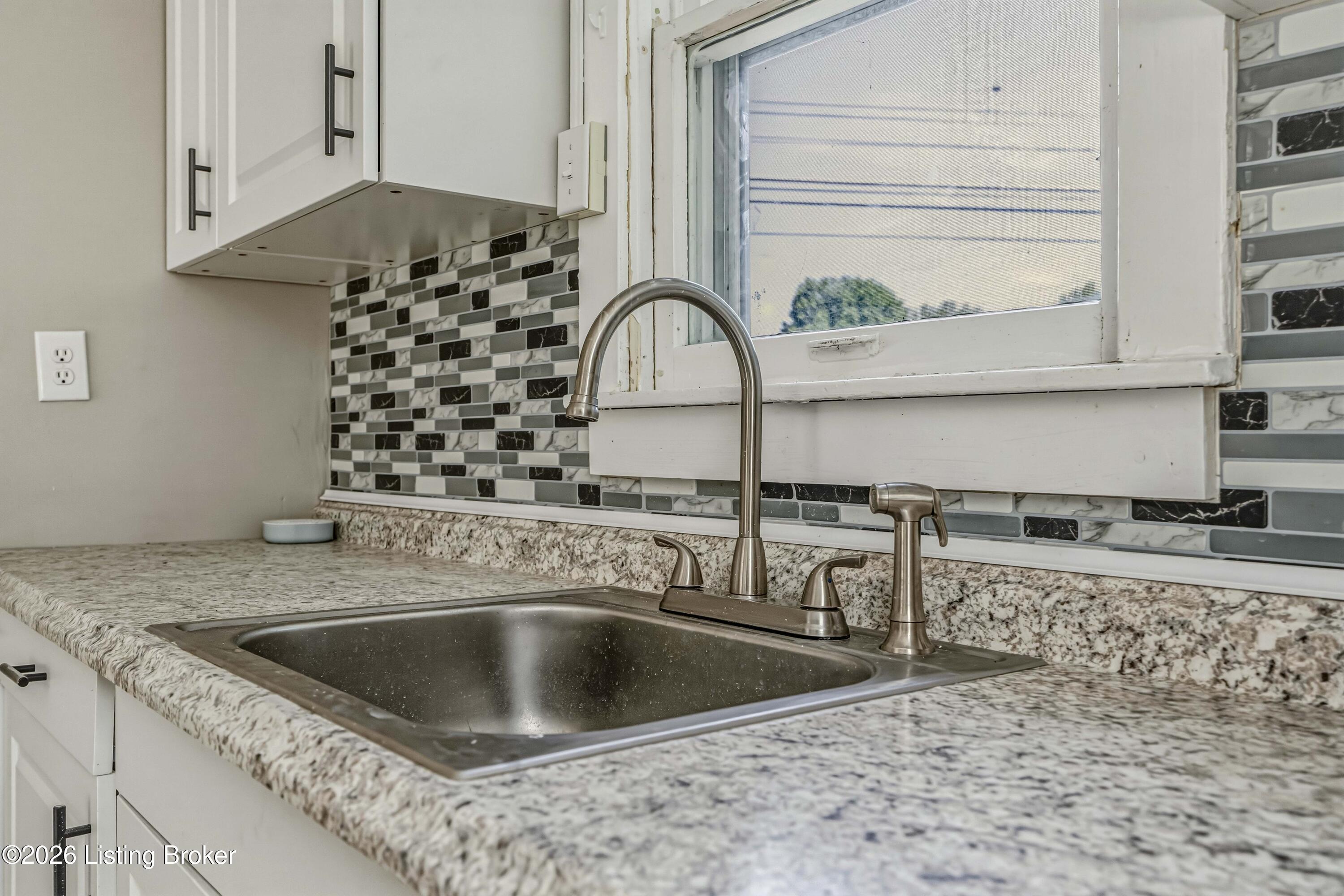 3011 Taylor Blvd Property Photo 13