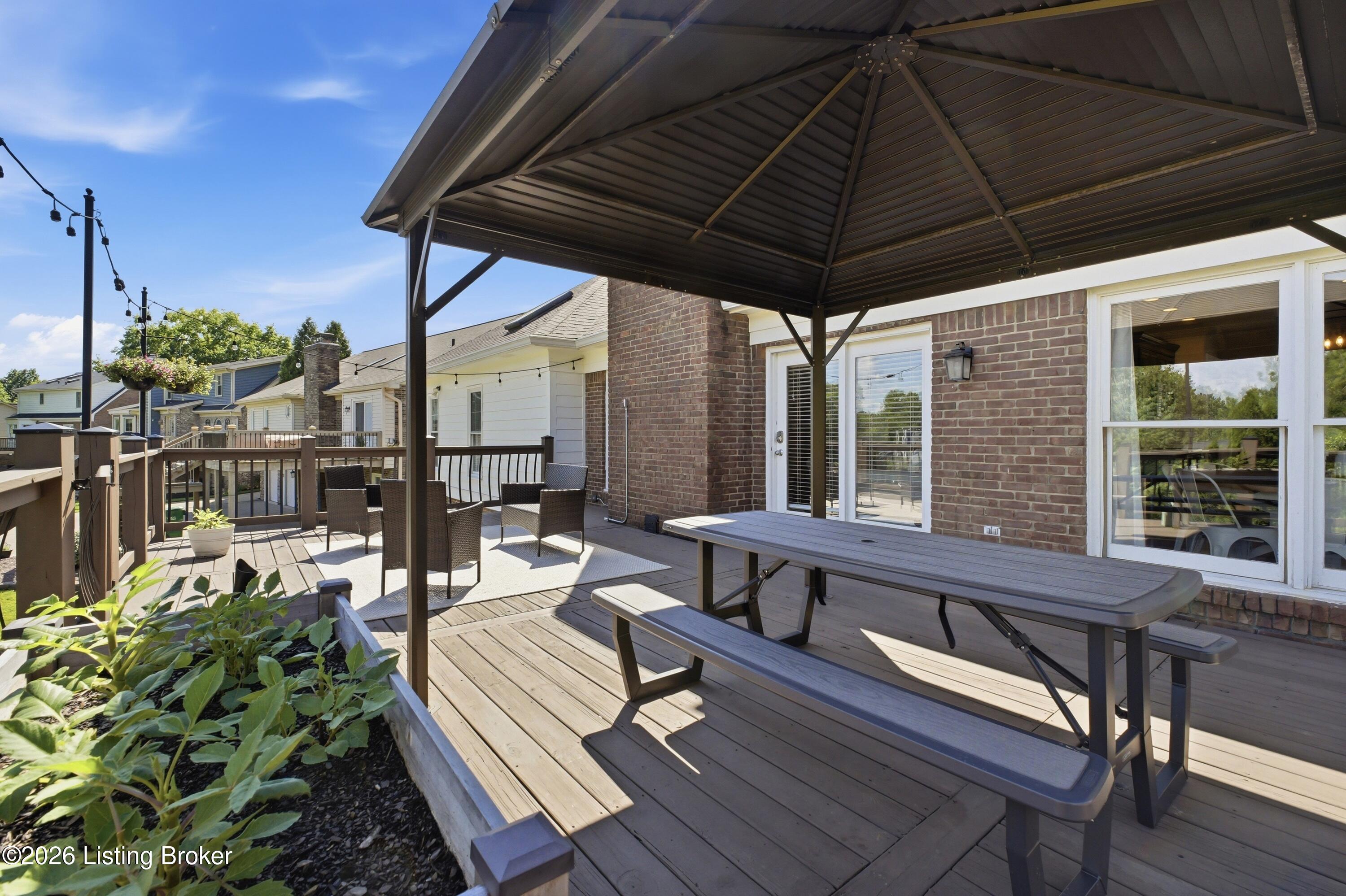 401 Wickfield Dr Property Photo 46