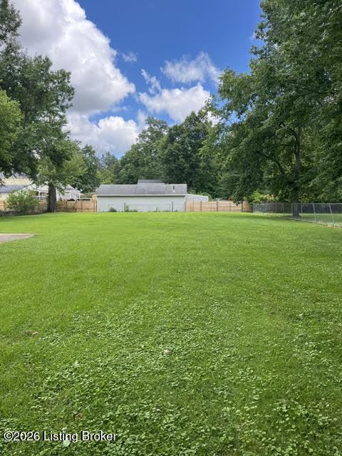 1938 Buechel Bank Rd Property Photo 3