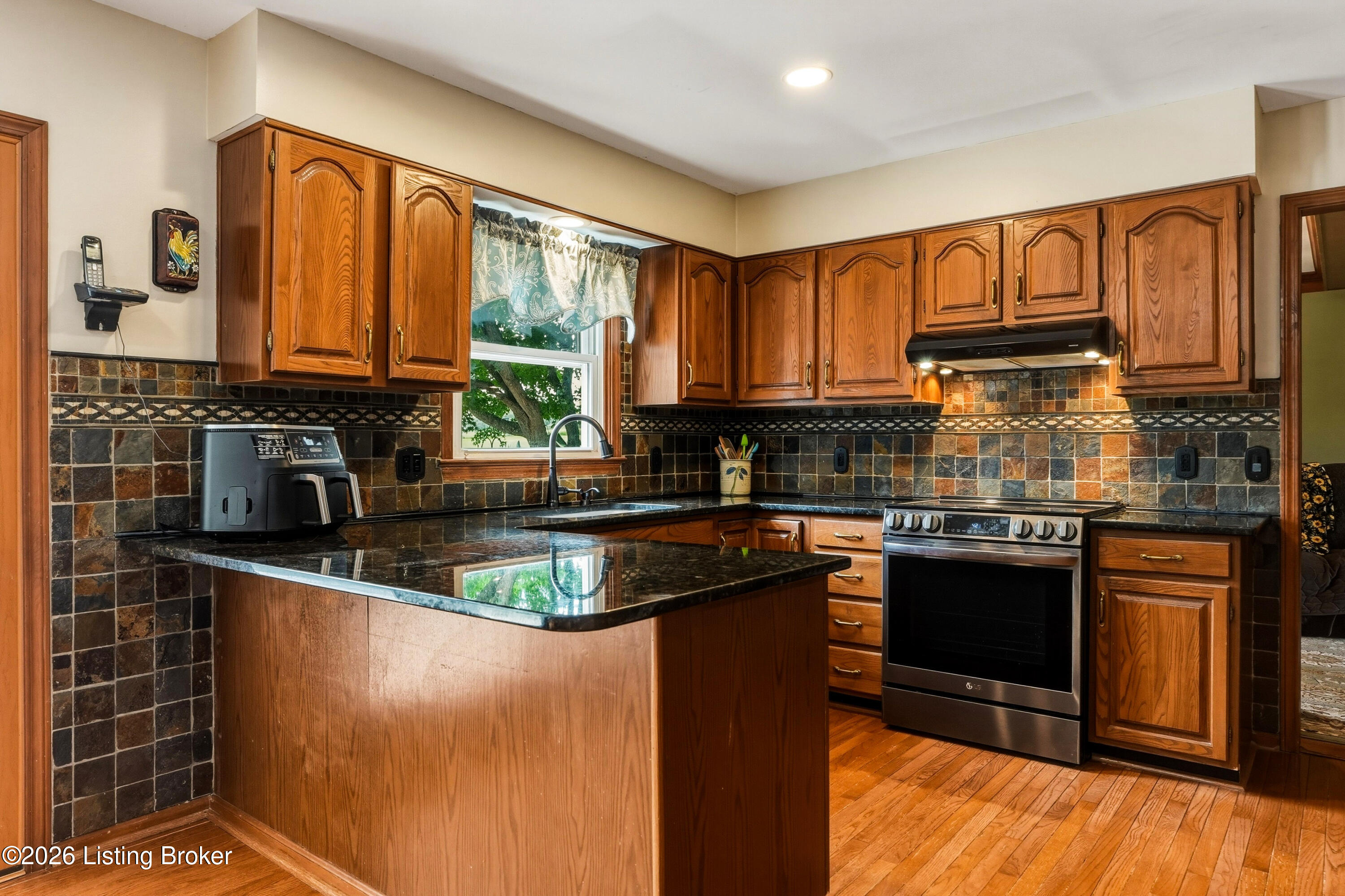 2211 Outer Circle Dr Property Photo 10