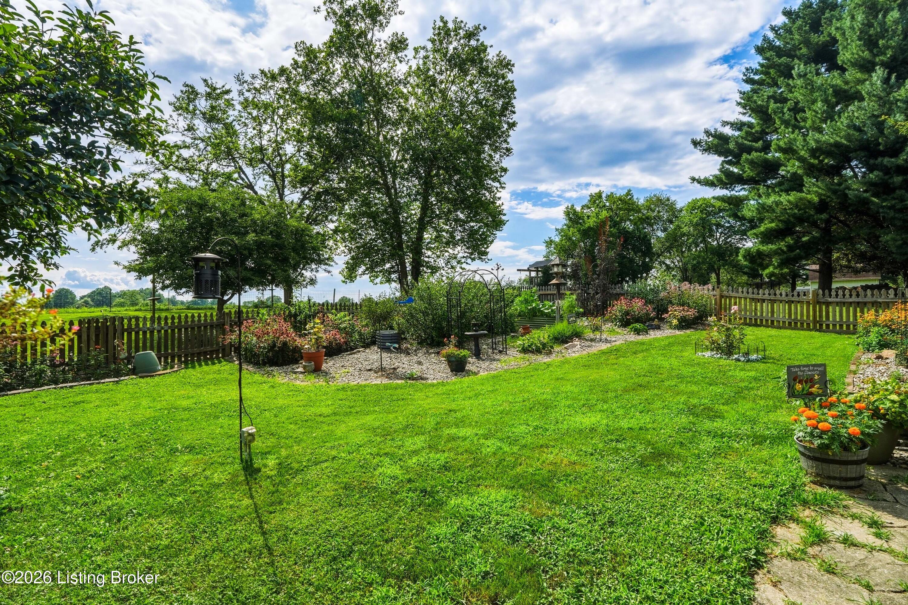 2211 Outer Circle Dr Property Photo 43
