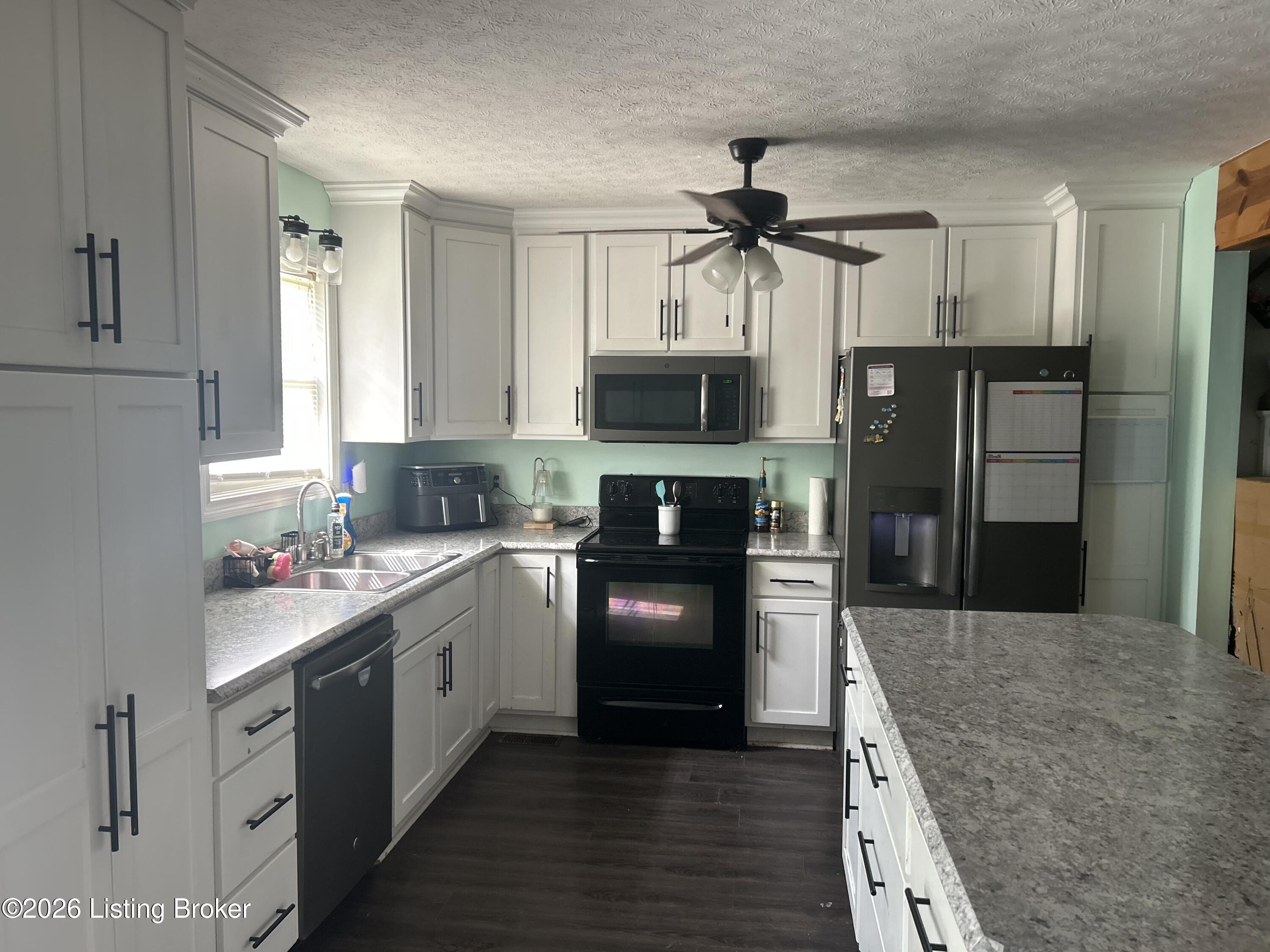 174 Blake Way Property Photo 4