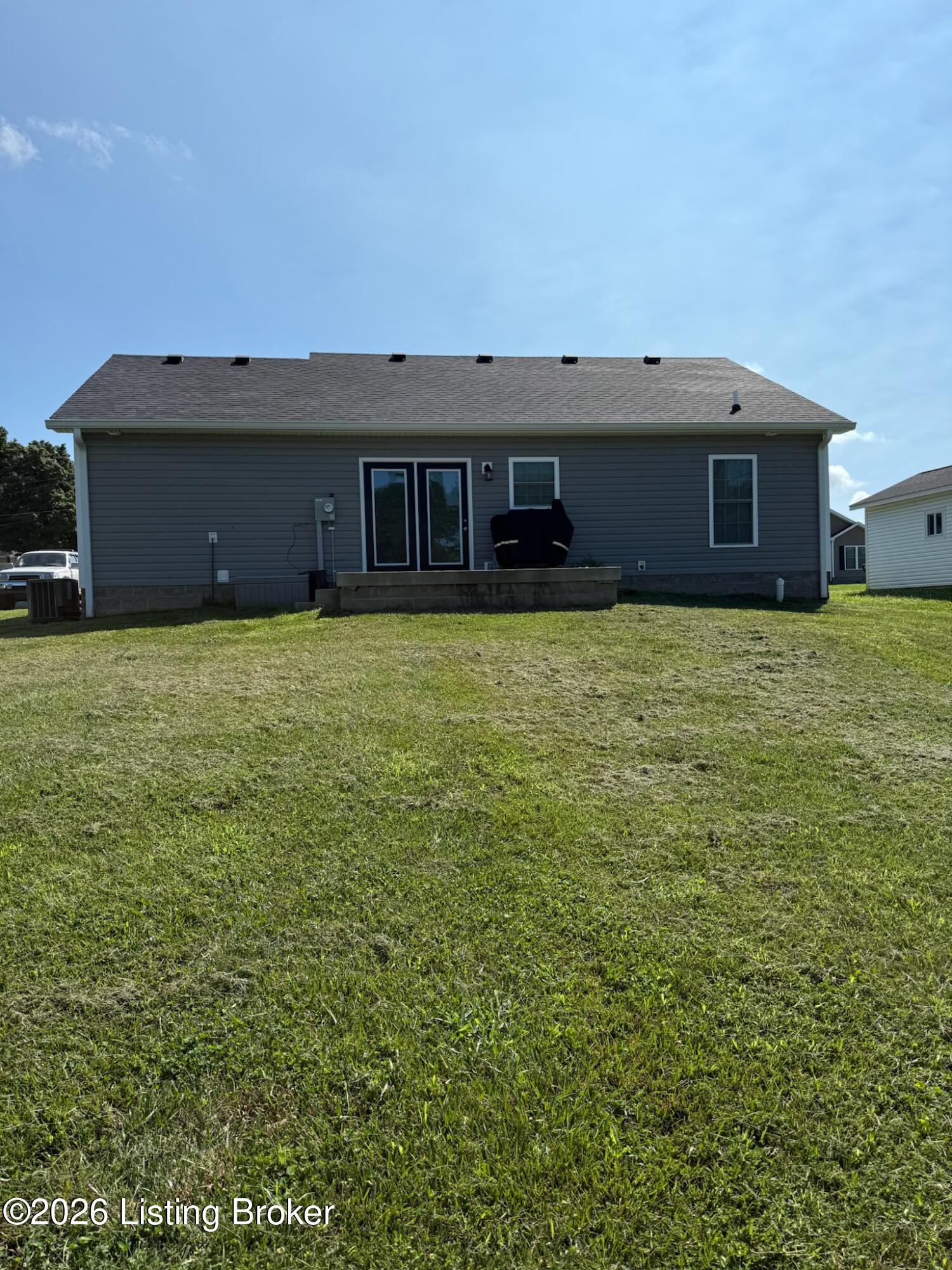 22 Temple Dr Property Photo 3