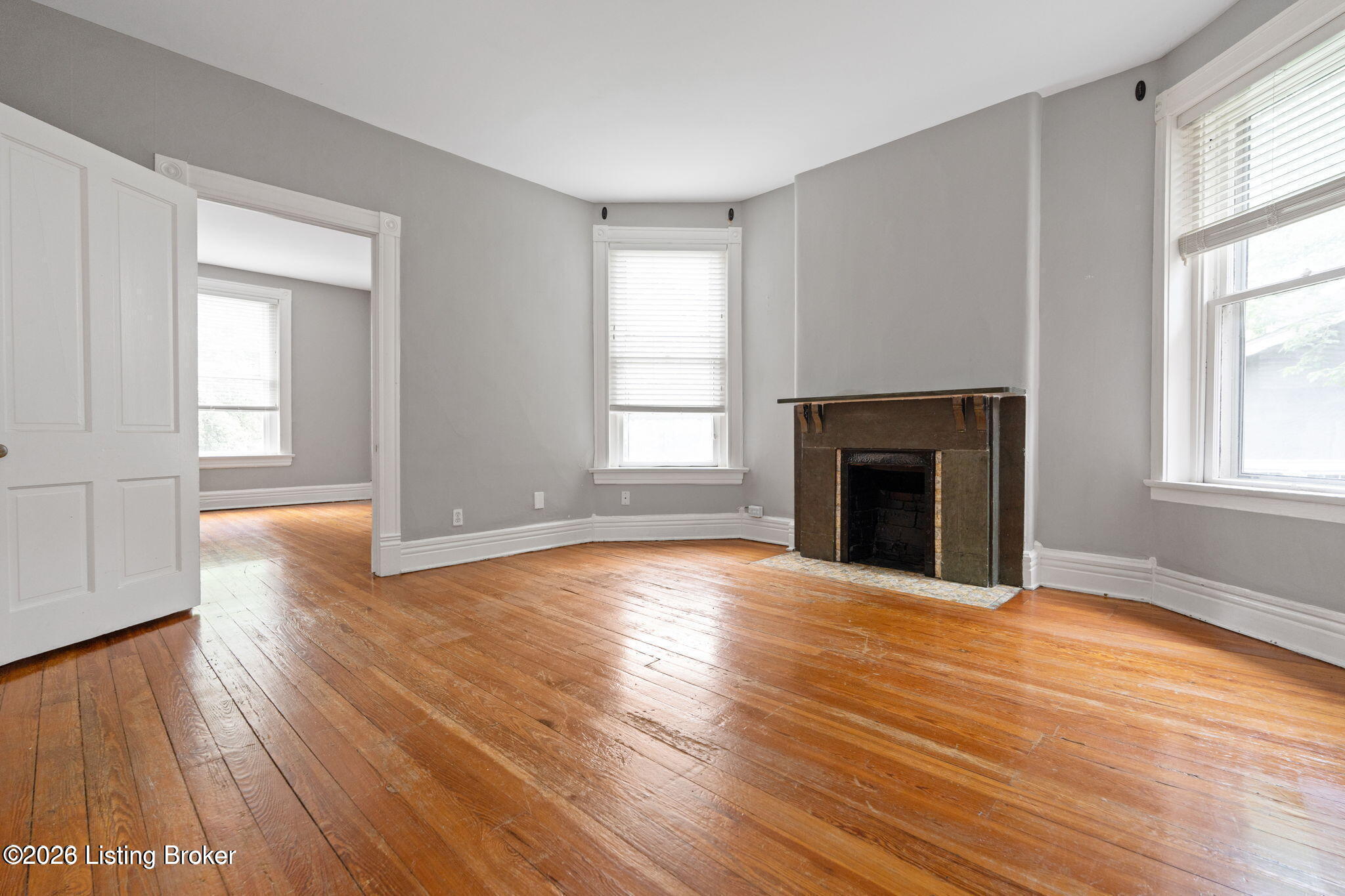 2217 Grinstead Dr Property Photo 5