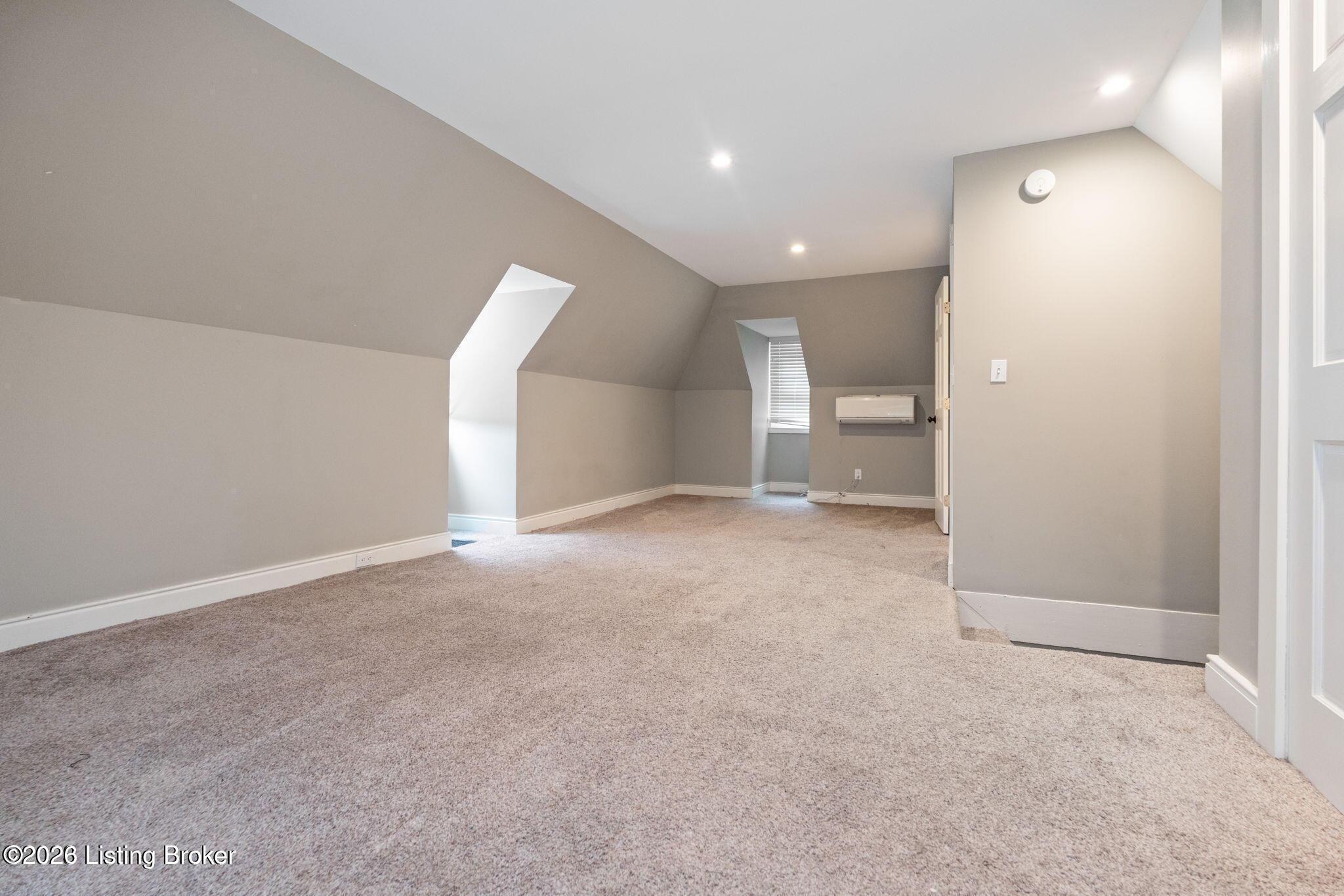 2217 Grinstead Dr Property Photo 16