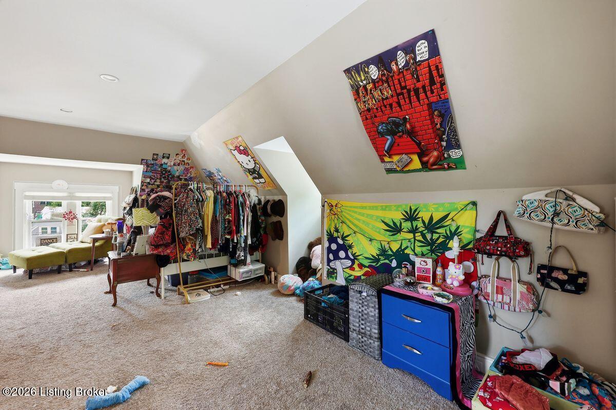2217 Grinstead Dr Property Photo 24
