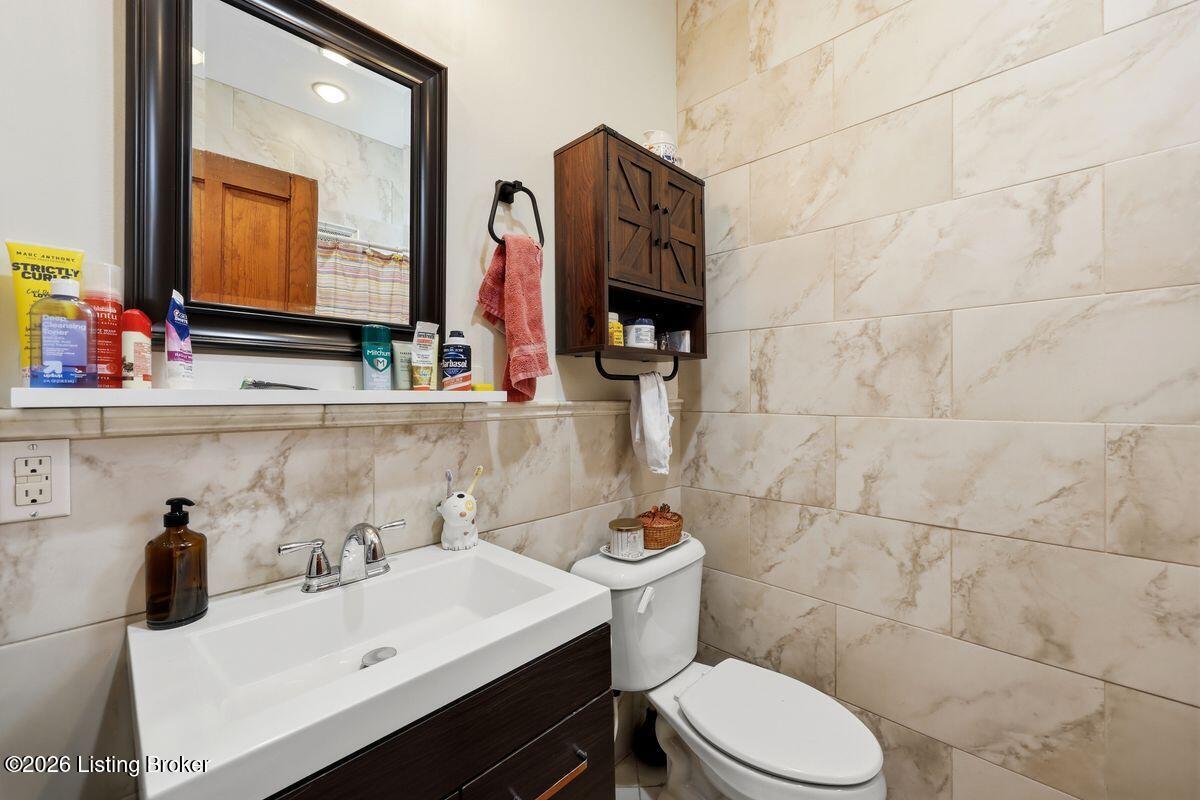 2217 Grinstead Dr Property Photo 44