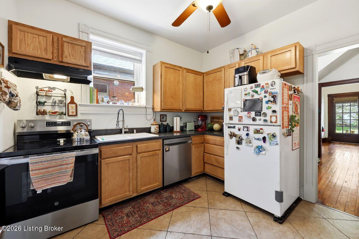 2217 Grinstead Dr Property Photo 45