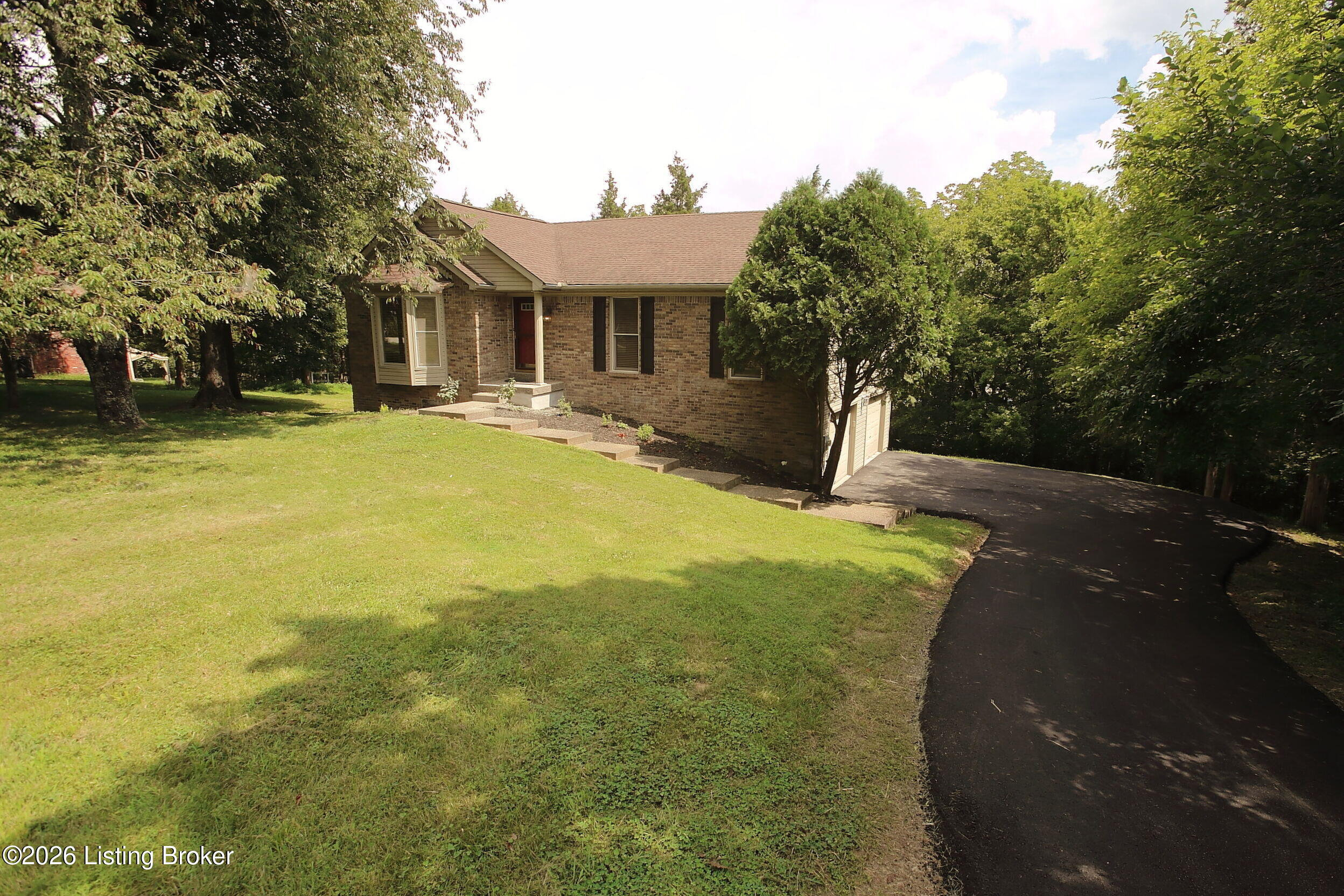 3107 Thoroughbred Ct Property Photo 3