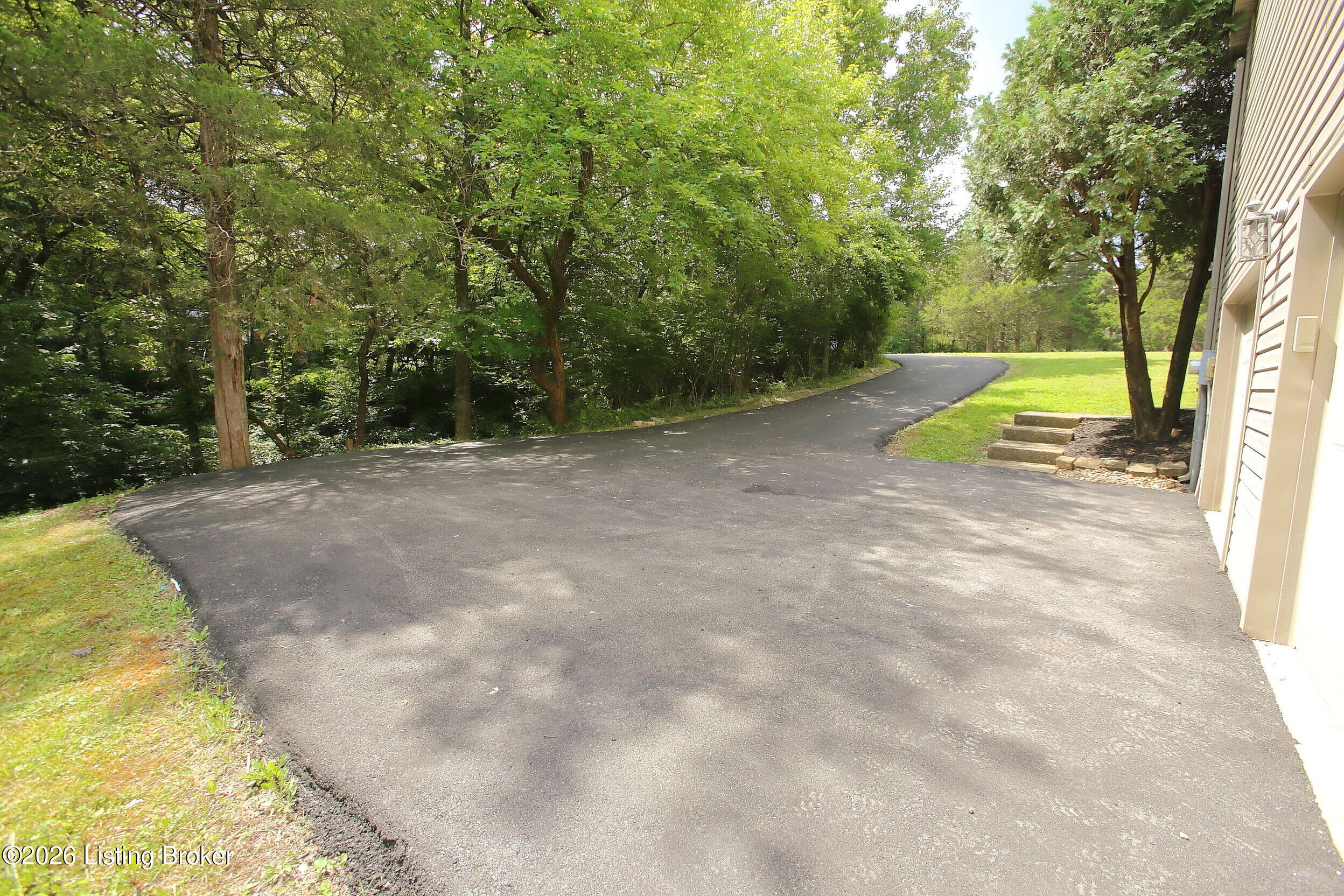 3107 Thoroughbred Ct Property Photo 4