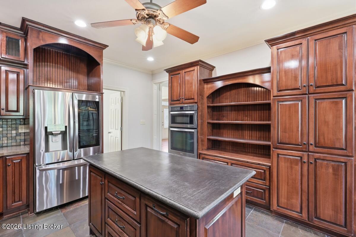 2623 Eastview Rd Property Photo 14