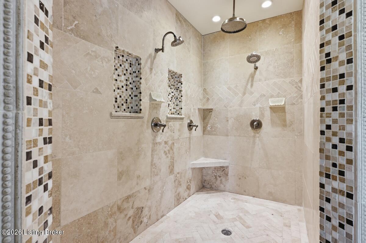 2623 Eastview Rd Property Photo 21