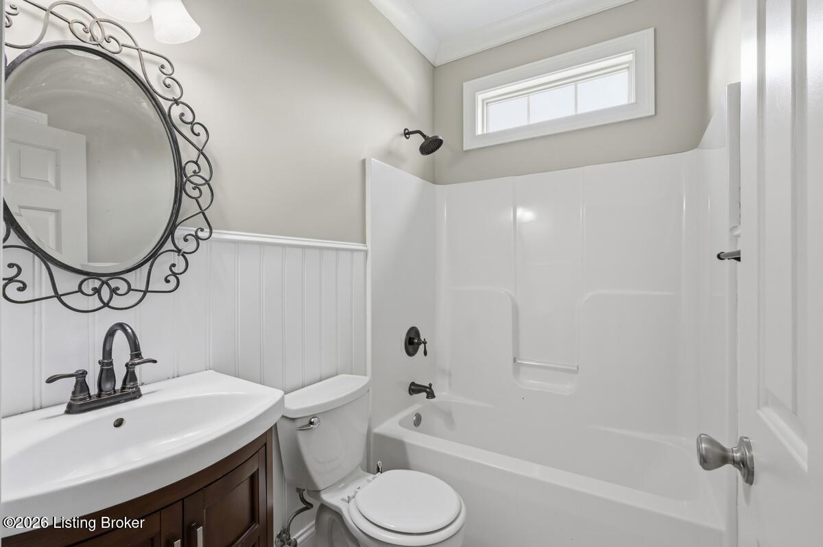 2623 Eastview Rd Property Photo 27