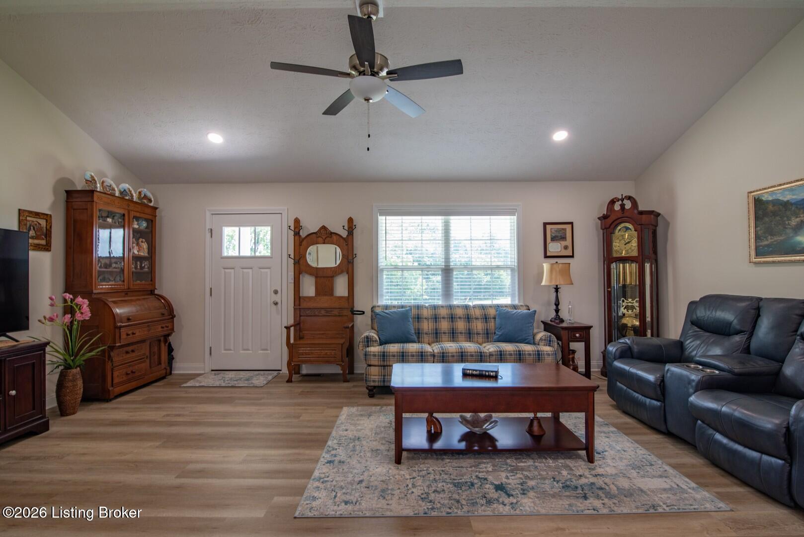 1588 Cecilia Smiths Mill Rd Property Photo 20