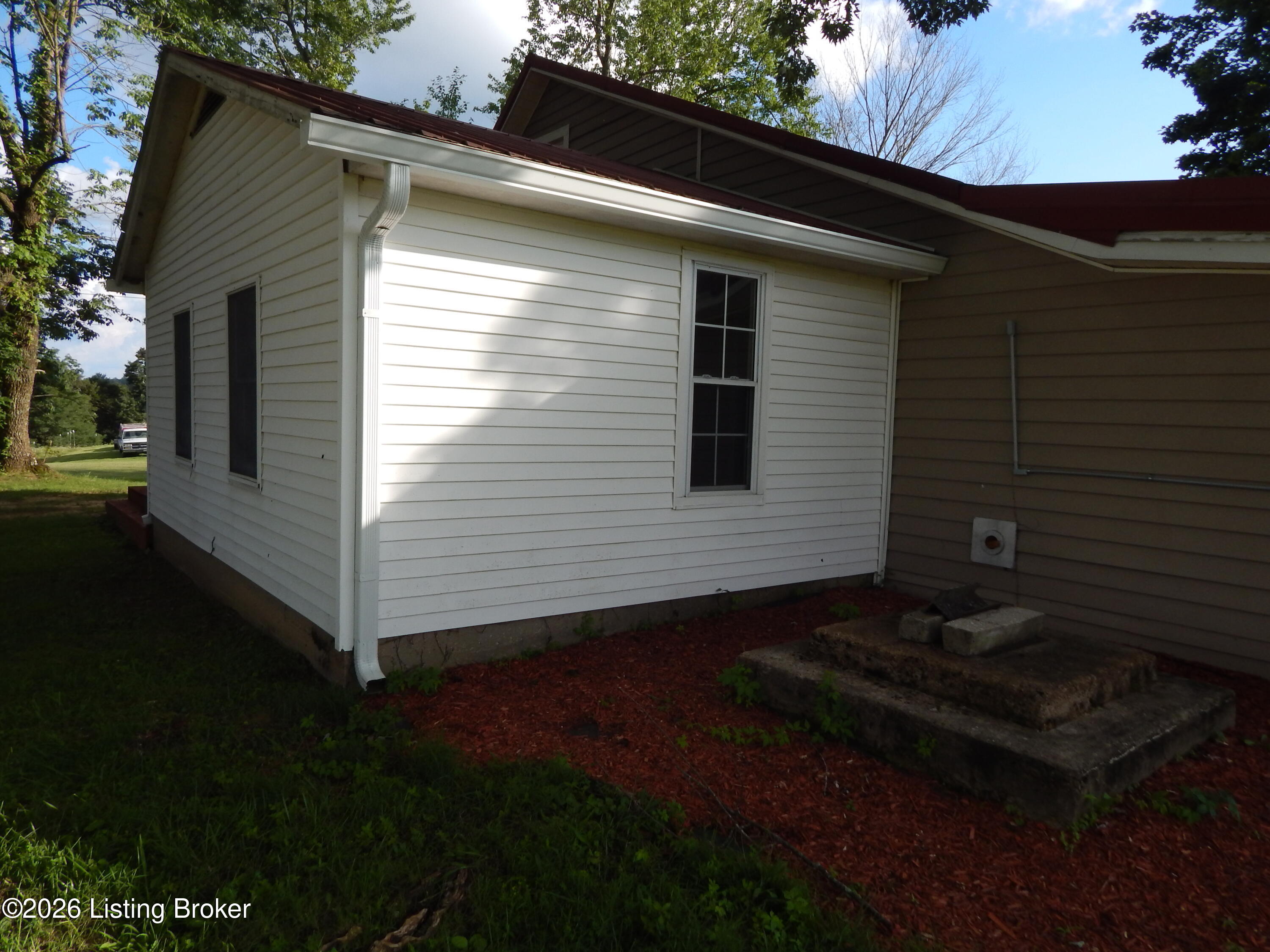 3229 N Highway 261 Property Photo 4
