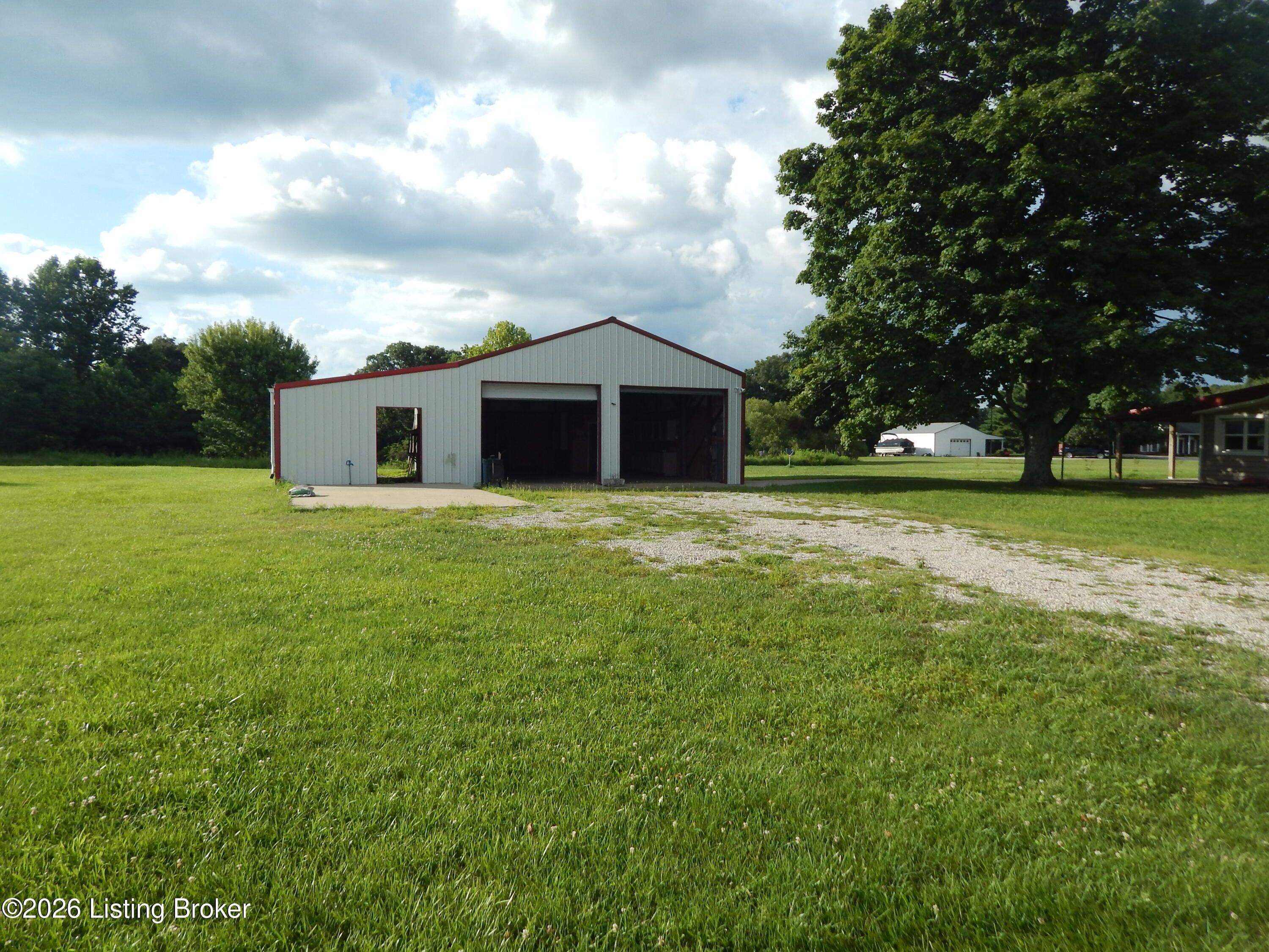 3229 N Highway 261 Property Photo 8