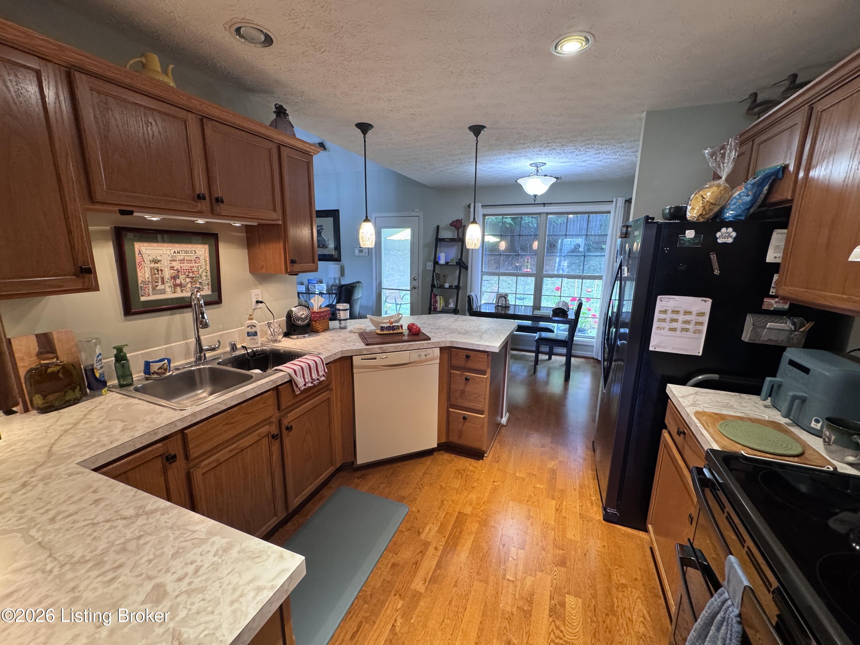 5100 Middlesex Dr Property Photo 2