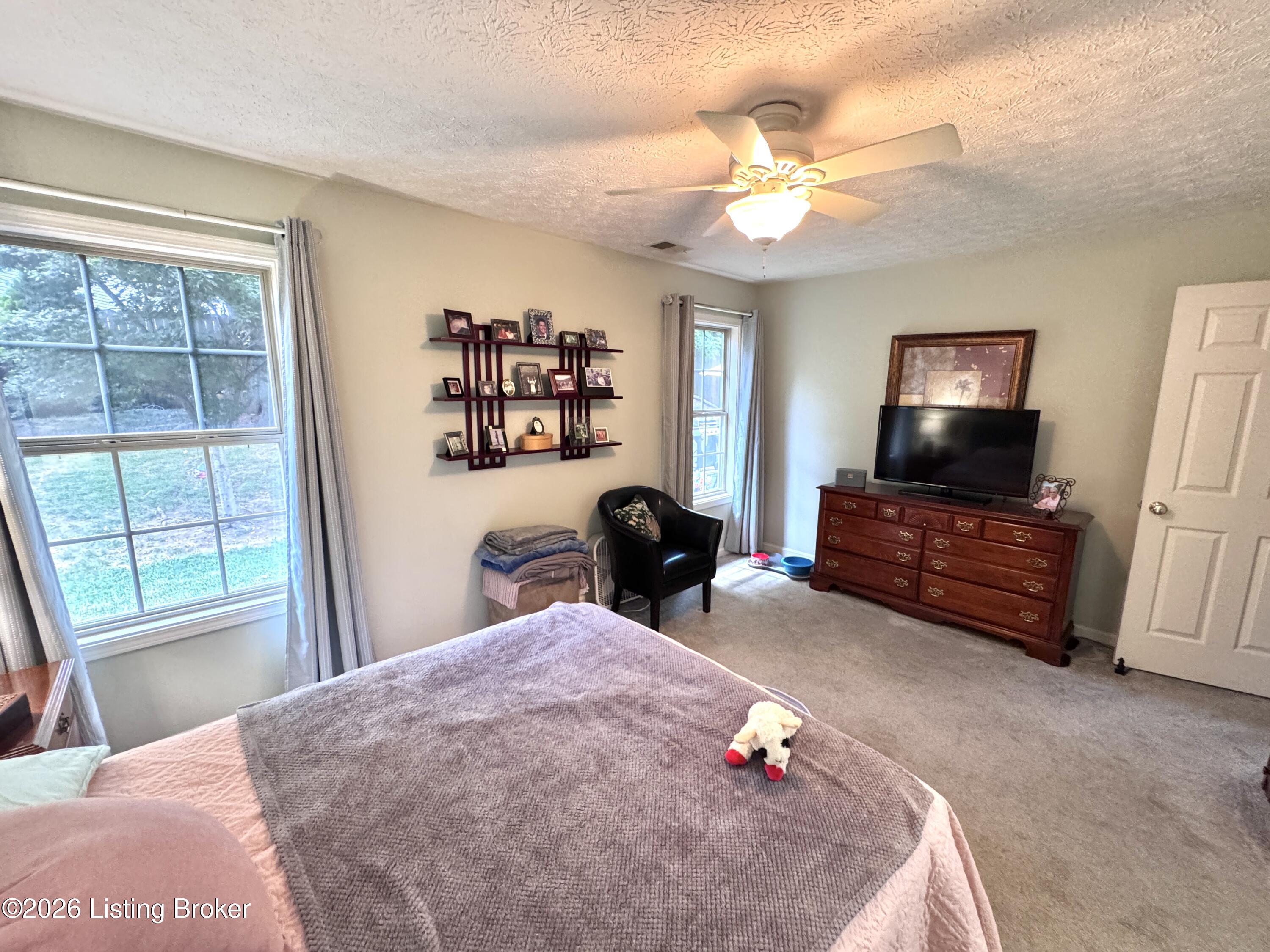 5100 Middlesex Dr Property Photo 28