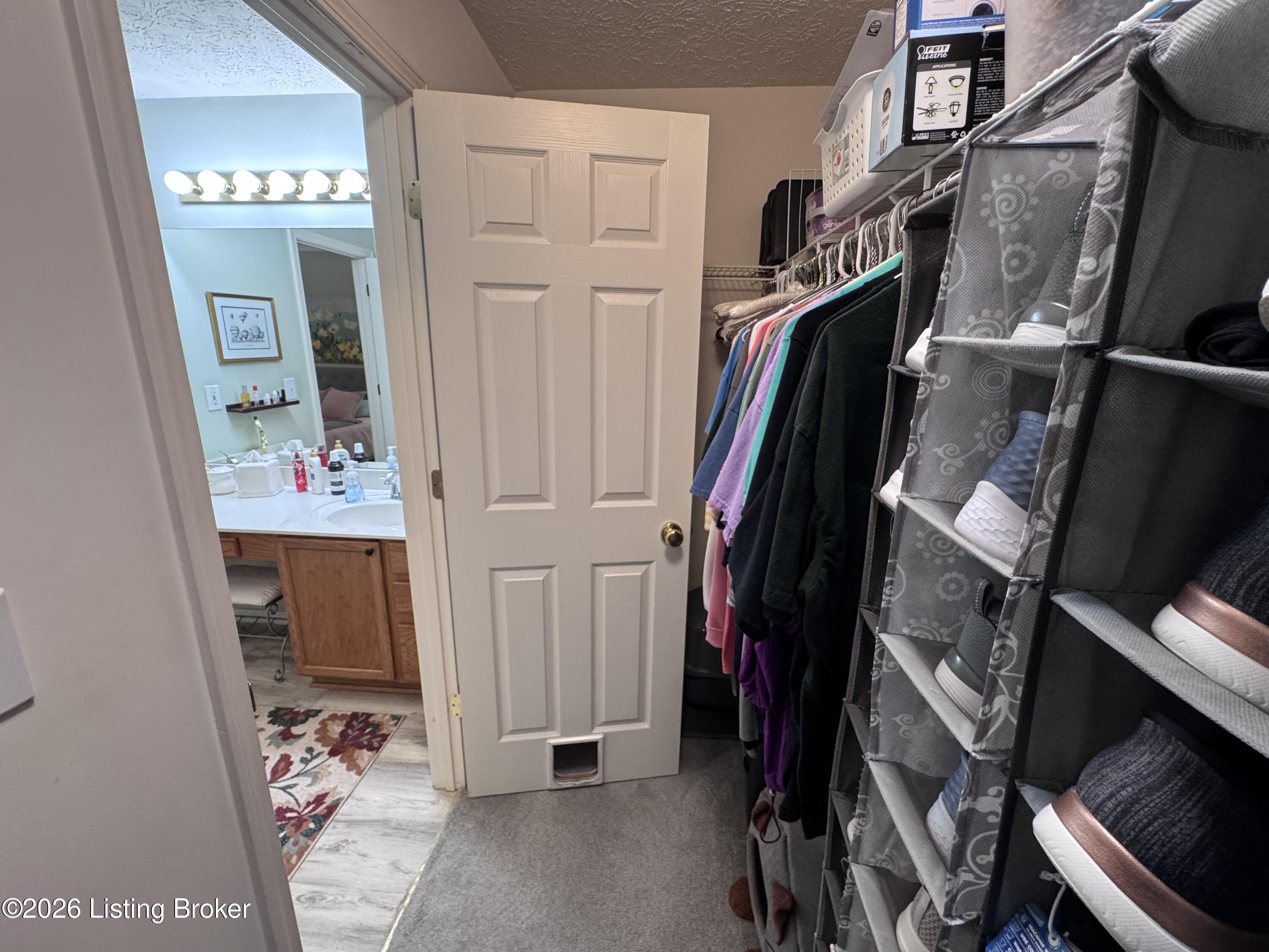 5100 Middlesex Dr Property Photo 33