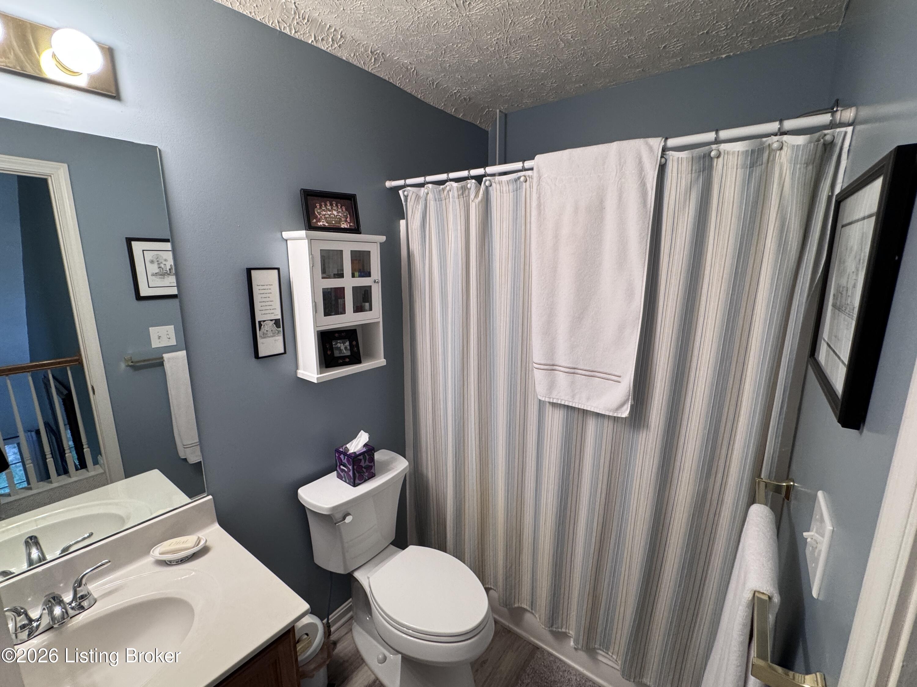 5100 Middlesex Dr Property Photo 40