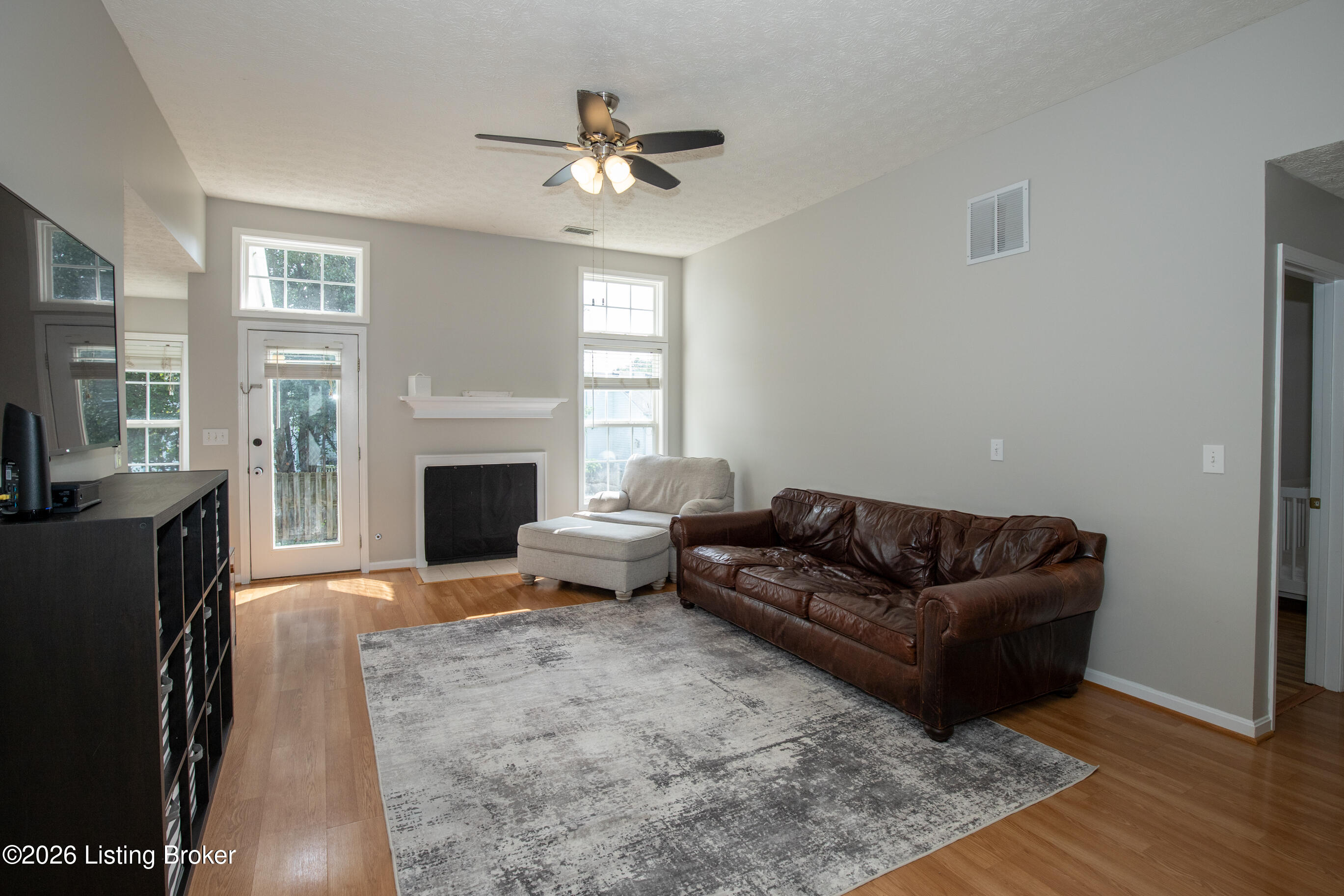 4909 Middlesex Dr Property Photo 6