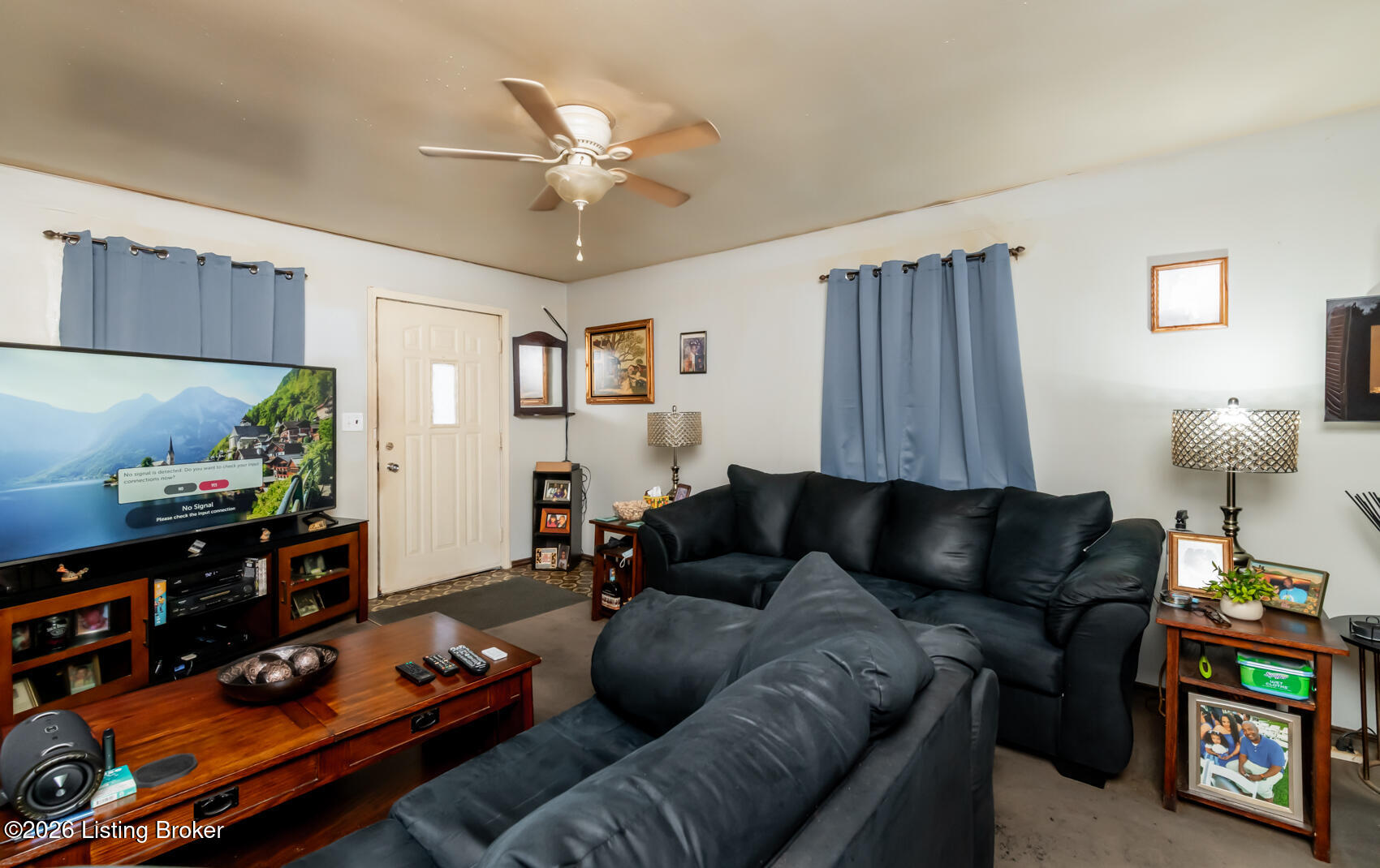 718 Zane St Property Photo 2