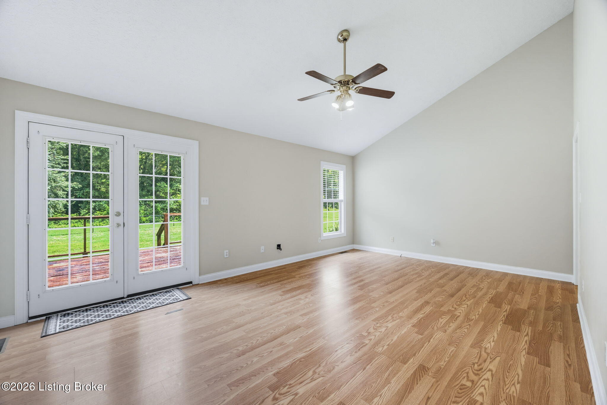 80 Gateway Ct Property Photo 5