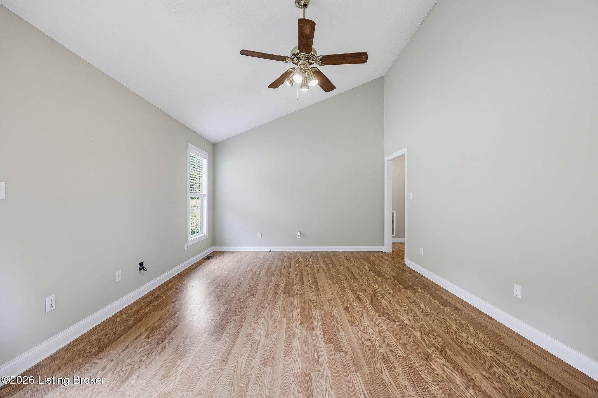 80 Gateway Ct Property Photo 6