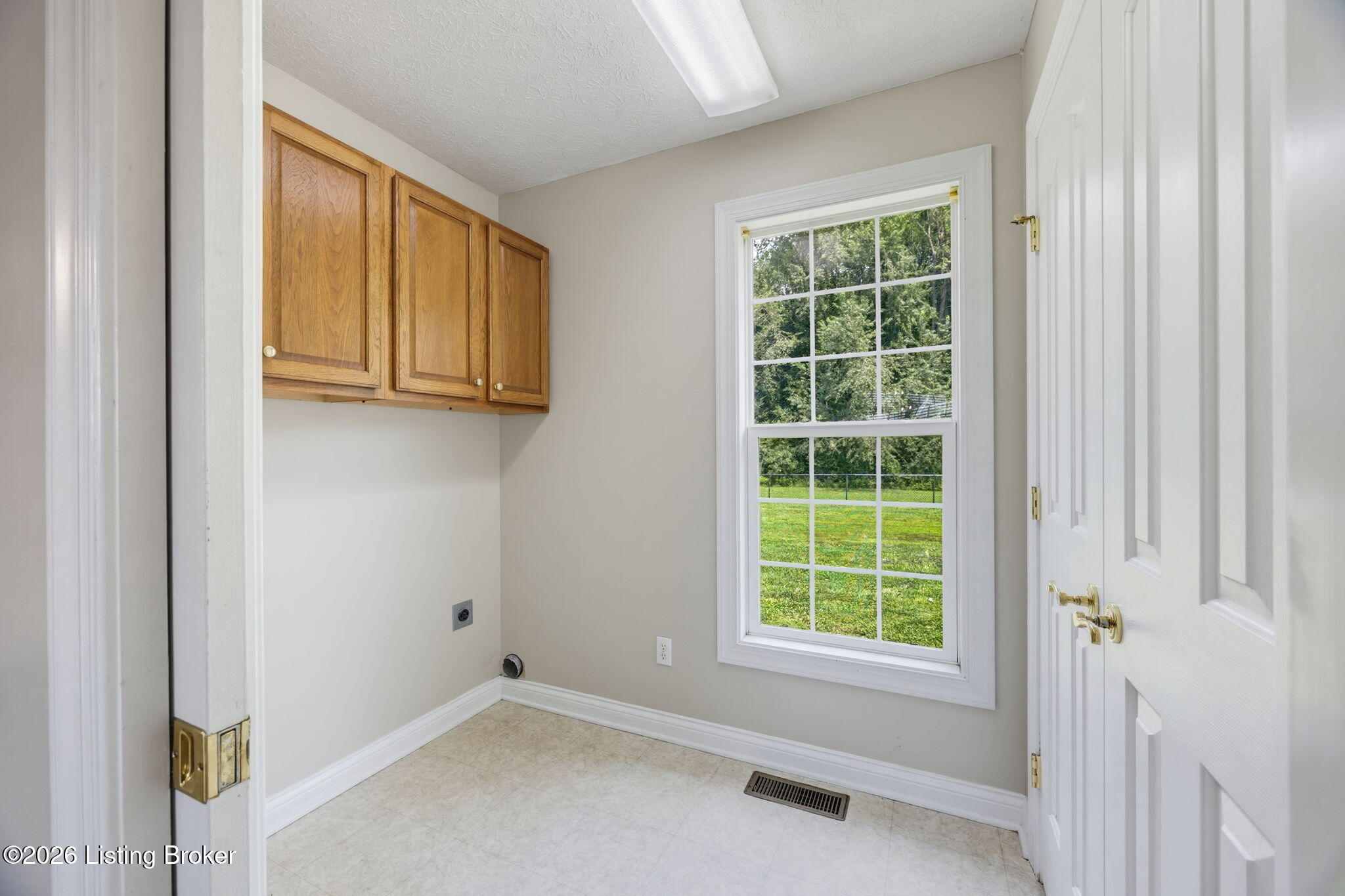 80 Gateway Ct Property Photo 15