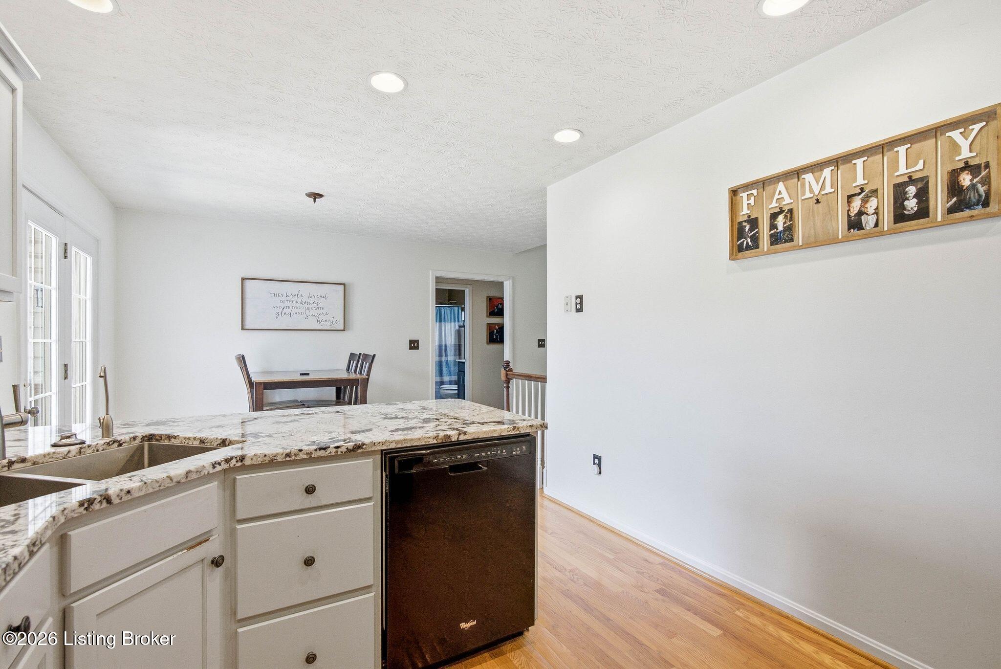 6303 Winding Stream Dr Property Photo 18
